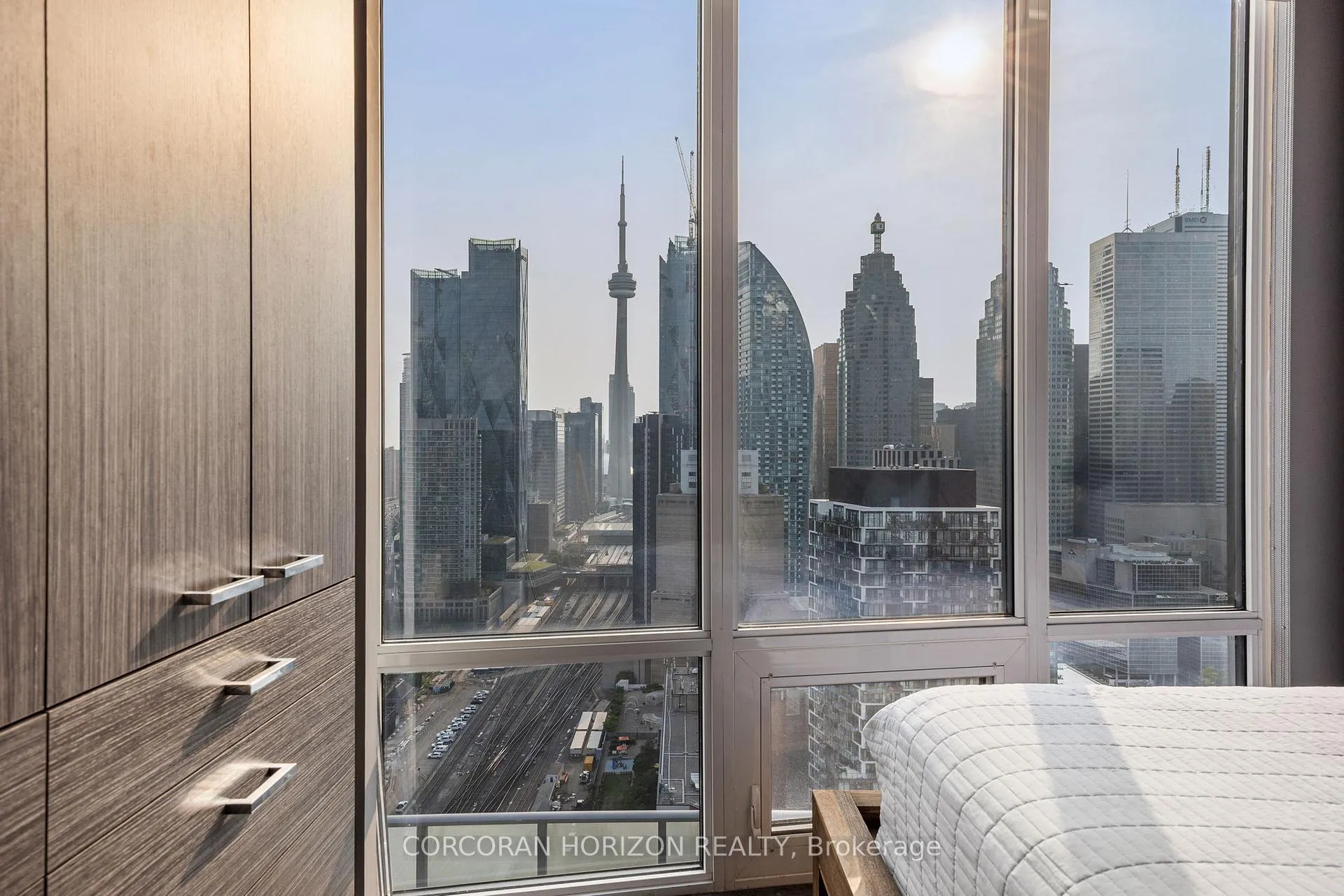 Photo 10 of Unit PH3301, 1 Market Street, Toronto, Waterfront Communities — HOMEH