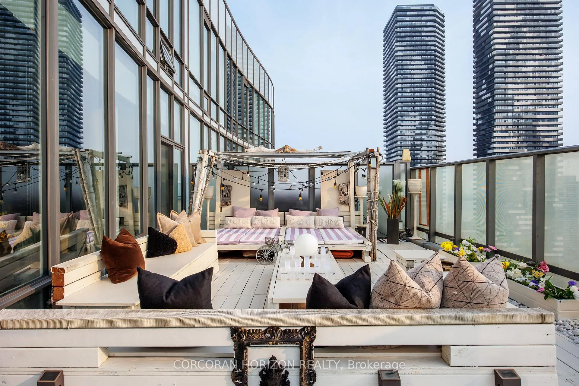 Photo 13 of Unit PH3301, 1 Market Street, Toronto, Waterfront Communities — HOMEH