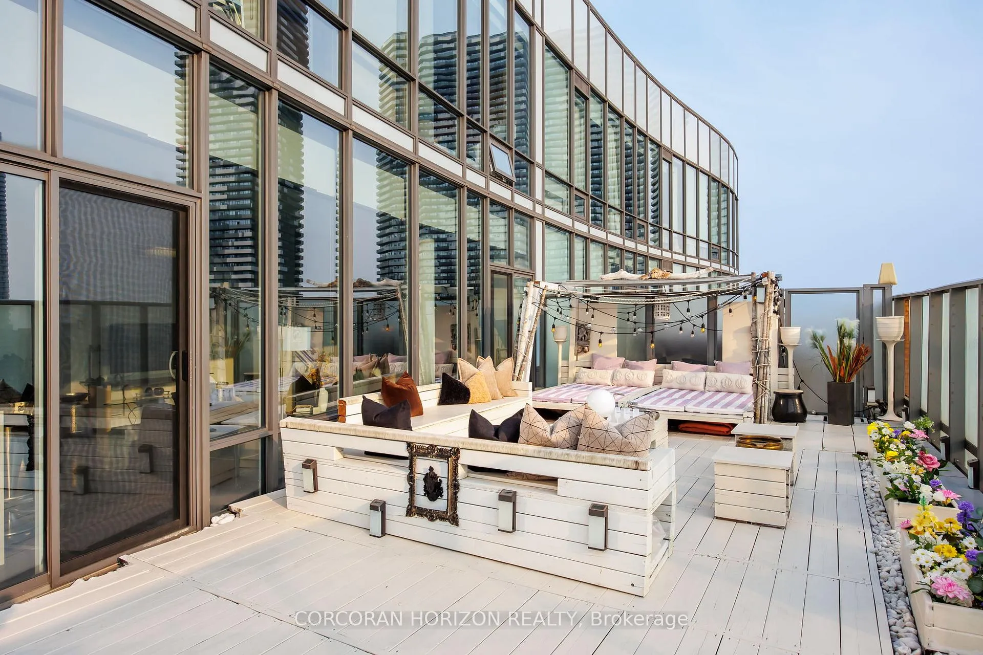 Photo 15 of Unit PH3301, 1 Market Street, Toronto, Waterfront Communities — HOMEH