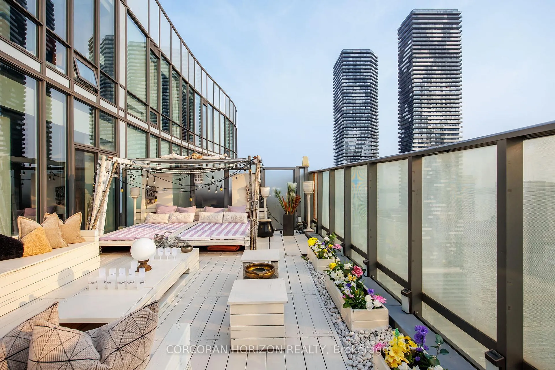 Photo 16 of Unit PH3301, 1 Market Street, Toronto, Waterfront Communities — HOMEH