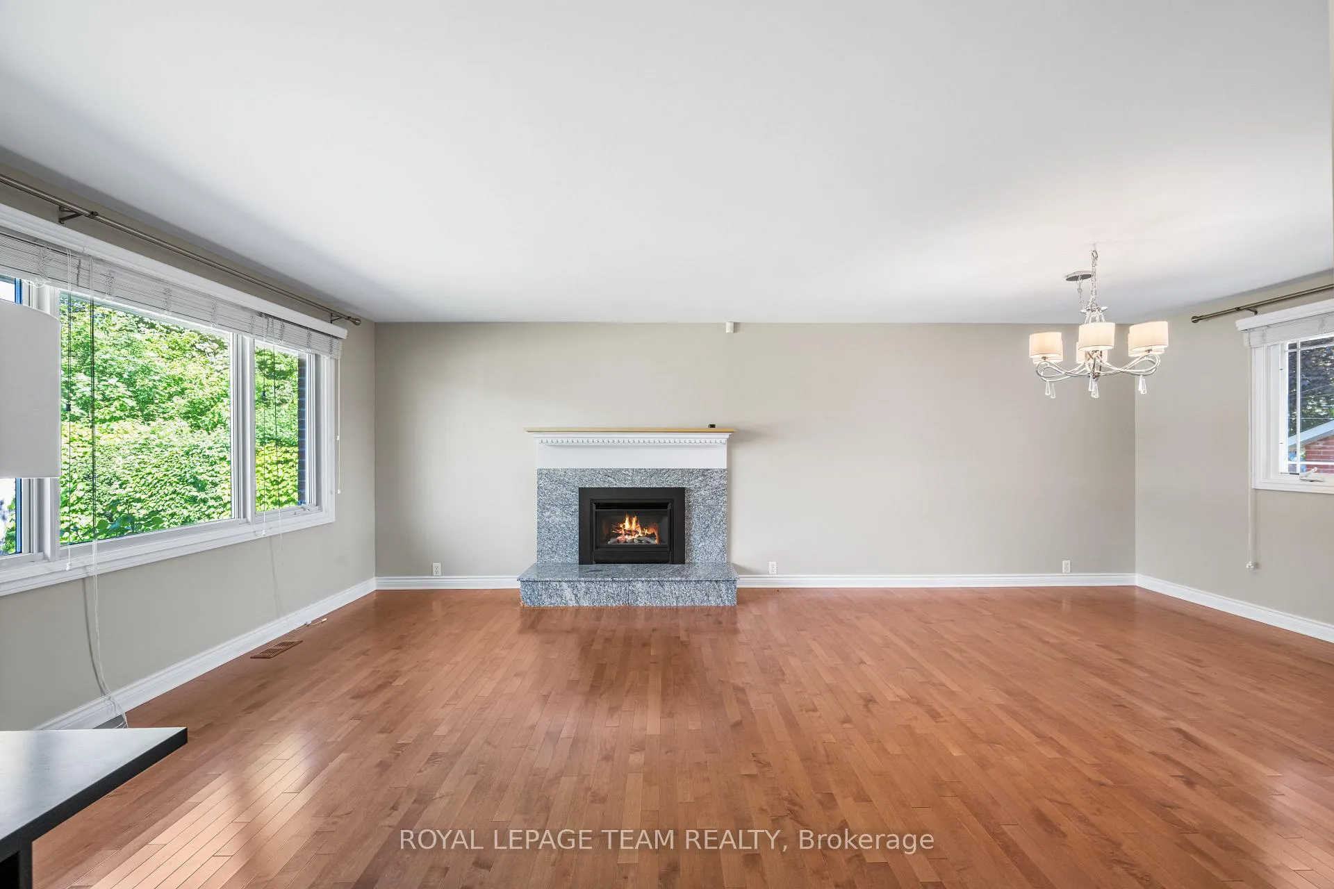 Photo 5 of 3 Millbrook Crescent, Ottawa, City View/Skyline/Fisher Heights/Parkwood Hills — HOMEH
