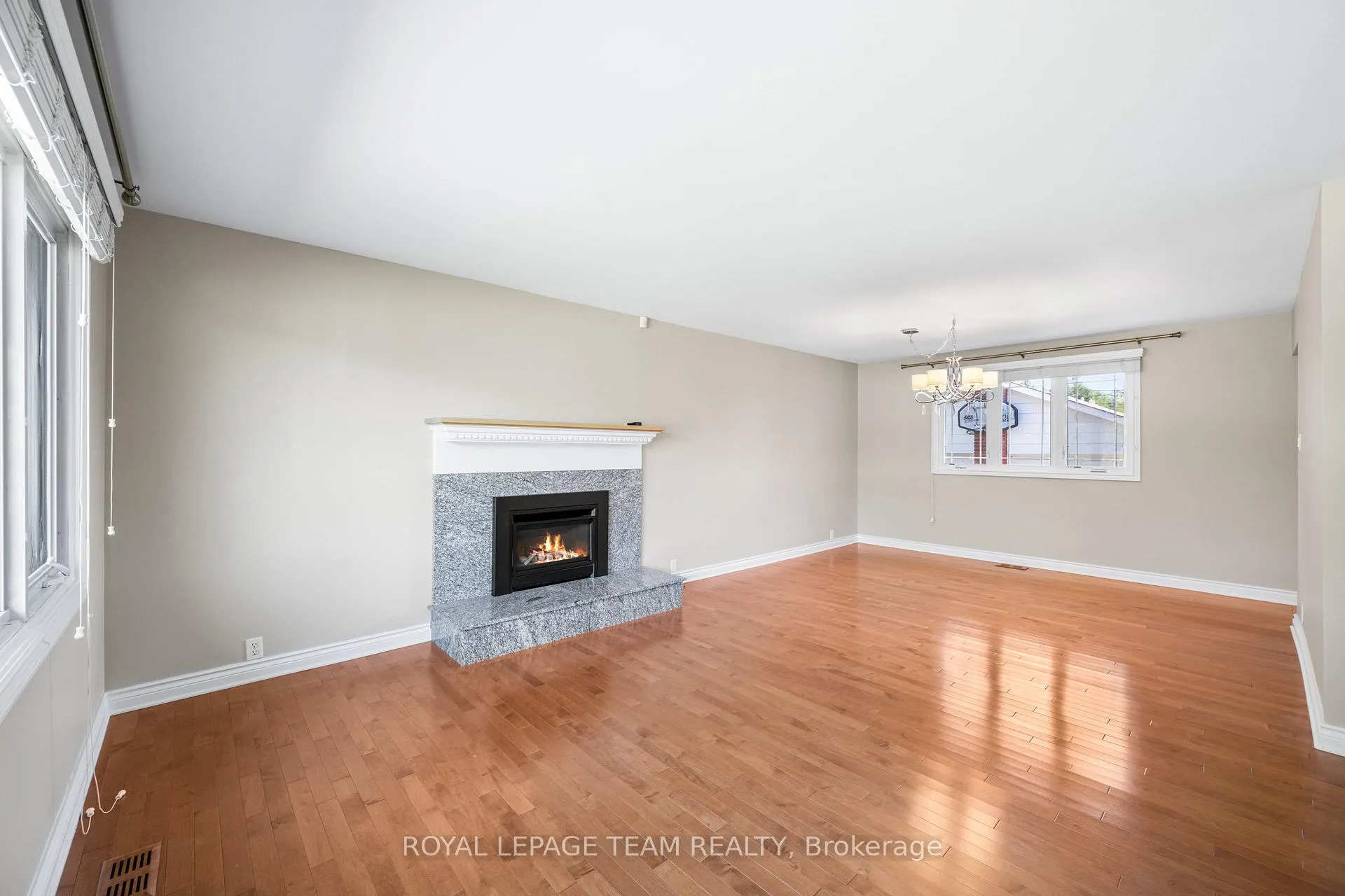 Photo 6 of 3 Millbrook Crescent, Ottawa, City View/Skyline/Fisher Heights/Parkwood Hills — HOMEH