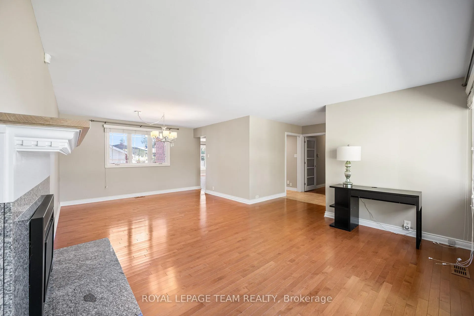 Photo 7 of 3 Millbrook Crescent, Ottawa, City View/Skyline/Fisher Heights/Parkwood Hills — HOMEH
