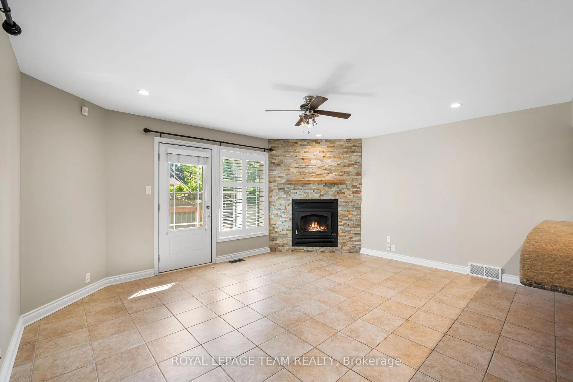 Photo 12 of 3 Millbrook Crescent, Ottawa, City View/Skyline/Fisher Heights/Parkwood Hills — HOMEH