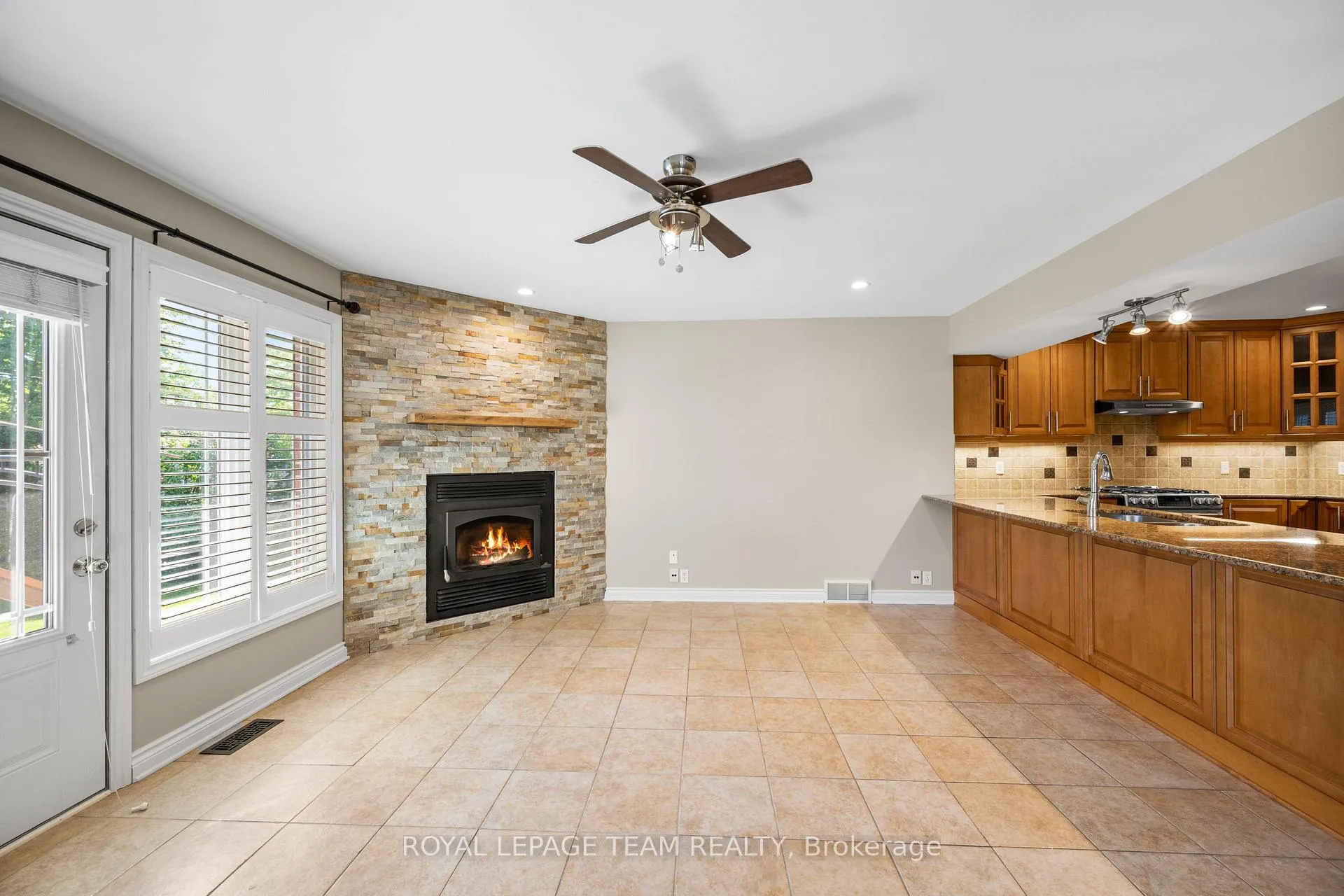 Photo 14 of 3 Millbrook Crescent, Ottawa, City View/Skyline/Fisher Heights/Parkwood Hills — HOMEH