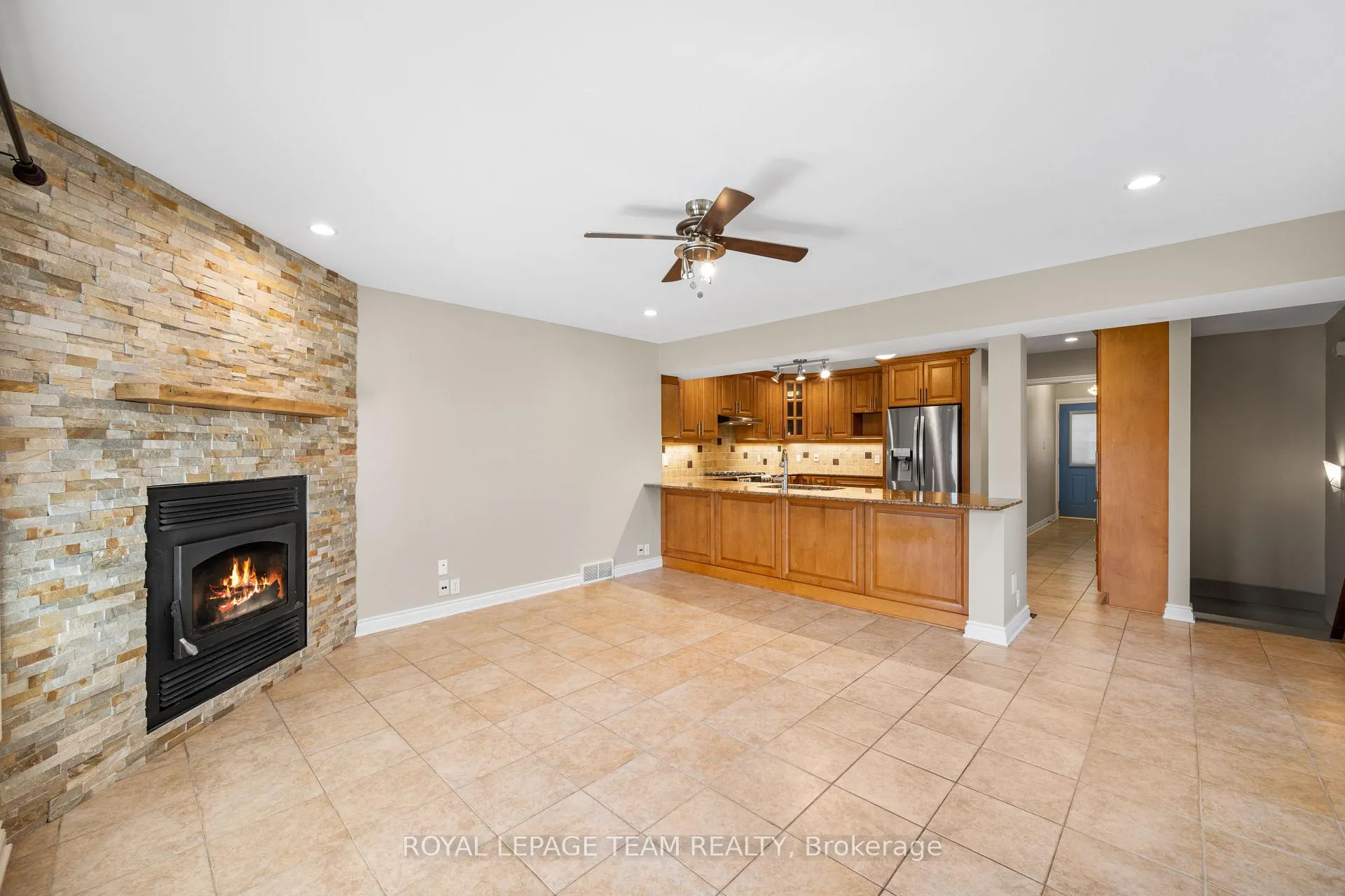 Photo 15 of 3 Millbrook Crescent, Ottawa, City View/Skyline/Fisher Heights/Parkwood Hills — HOMEH