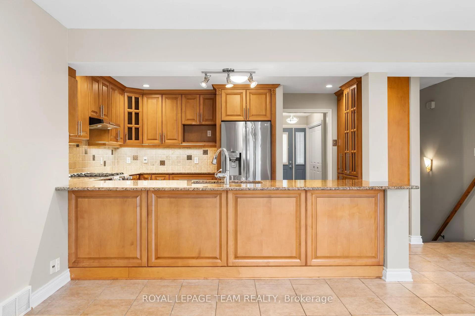 Photo 16 of 3 Millbrook Crescent, Ottawa, City View/Skyline/Fisher Heights/Parkwood Hills — HOMEH