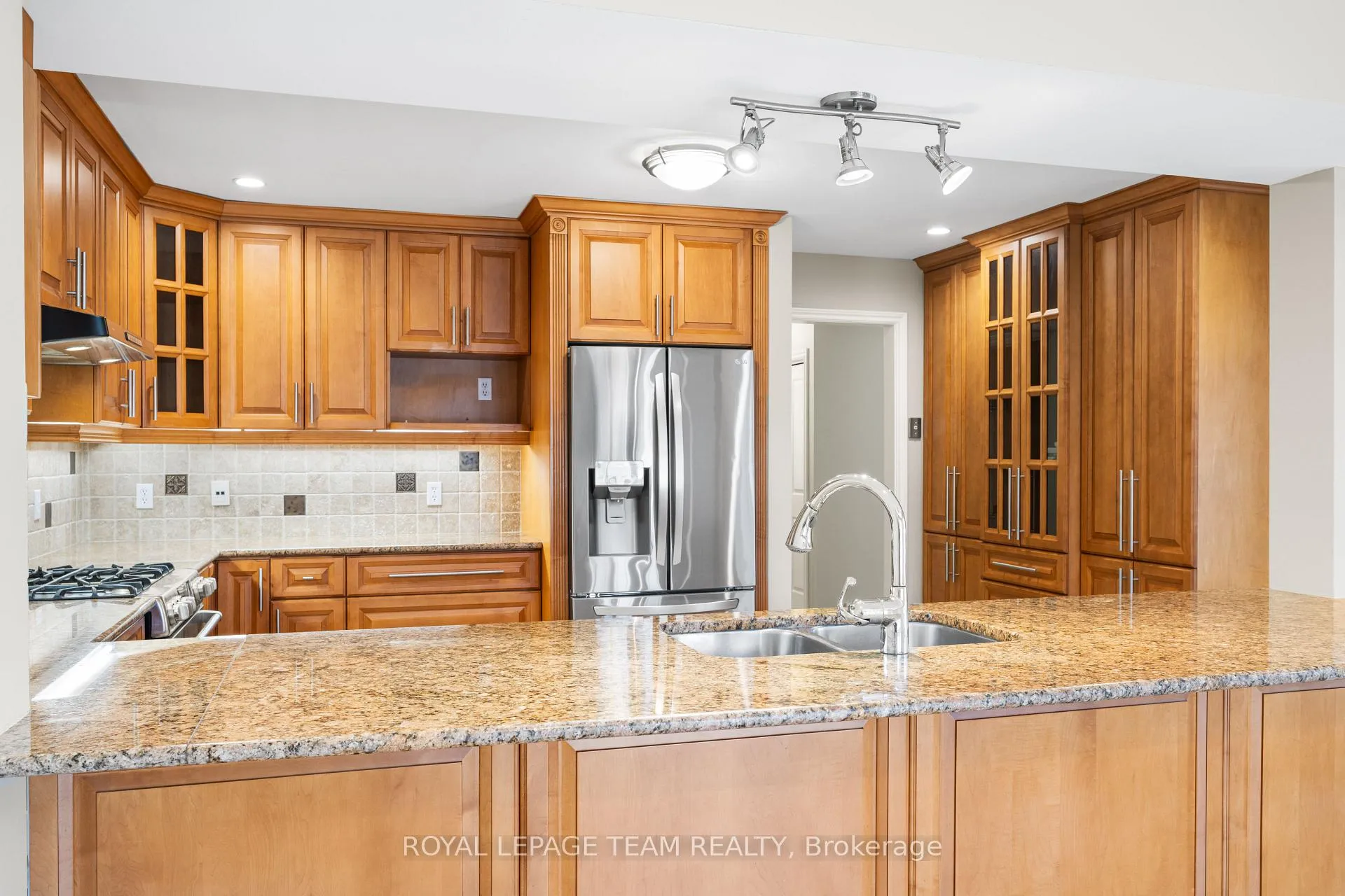 Photo 21 of 3 Millbrook Crescent, Ottawa, City View/Skyline/Fisher Heights/Parkwood Hills — HOMEH