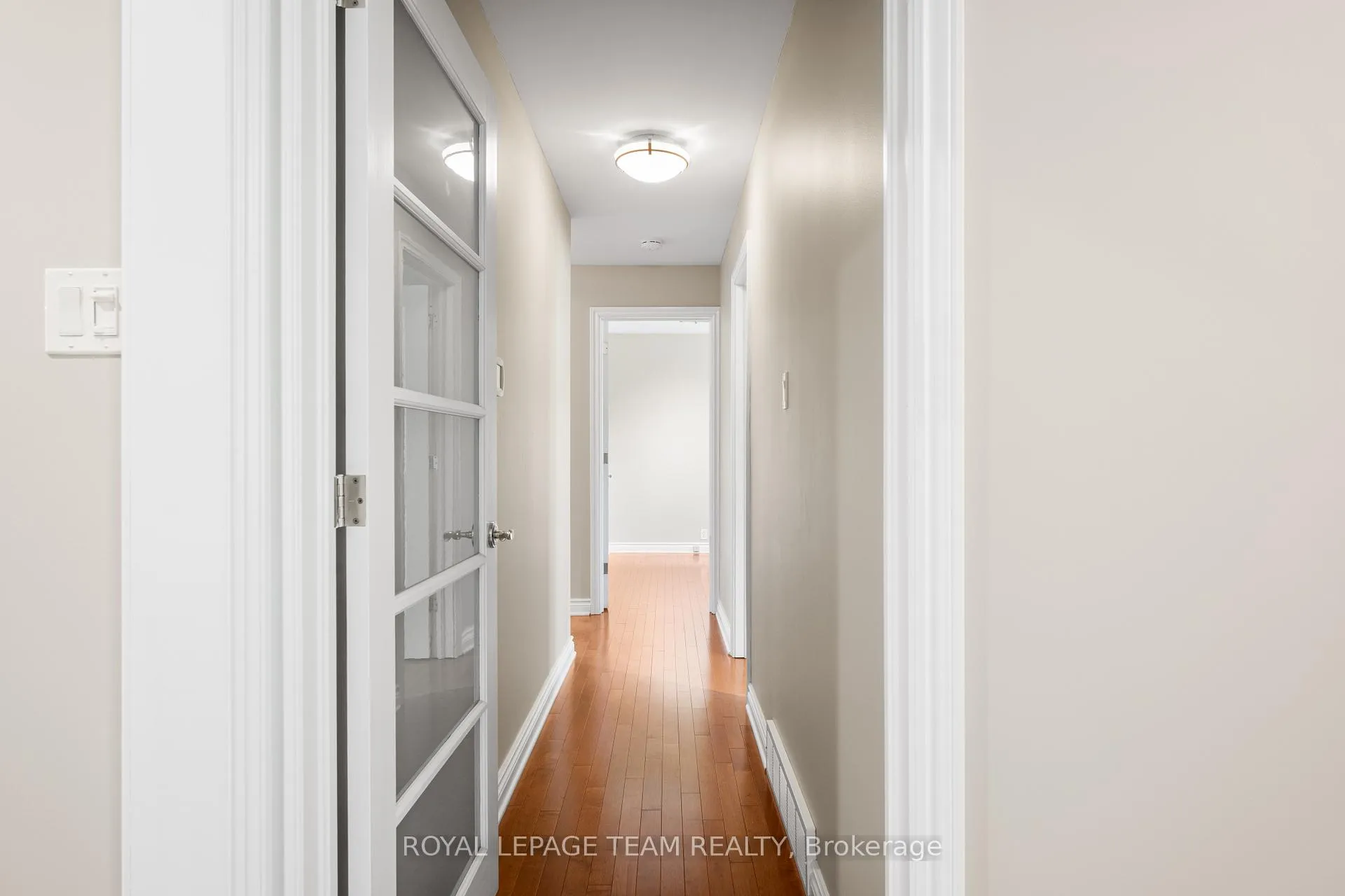 Photo 23 of 3 Millbrook Crescent, Ottawa, City View/Skyline/Fisher Heights/Parkwood Hills — HOMEH