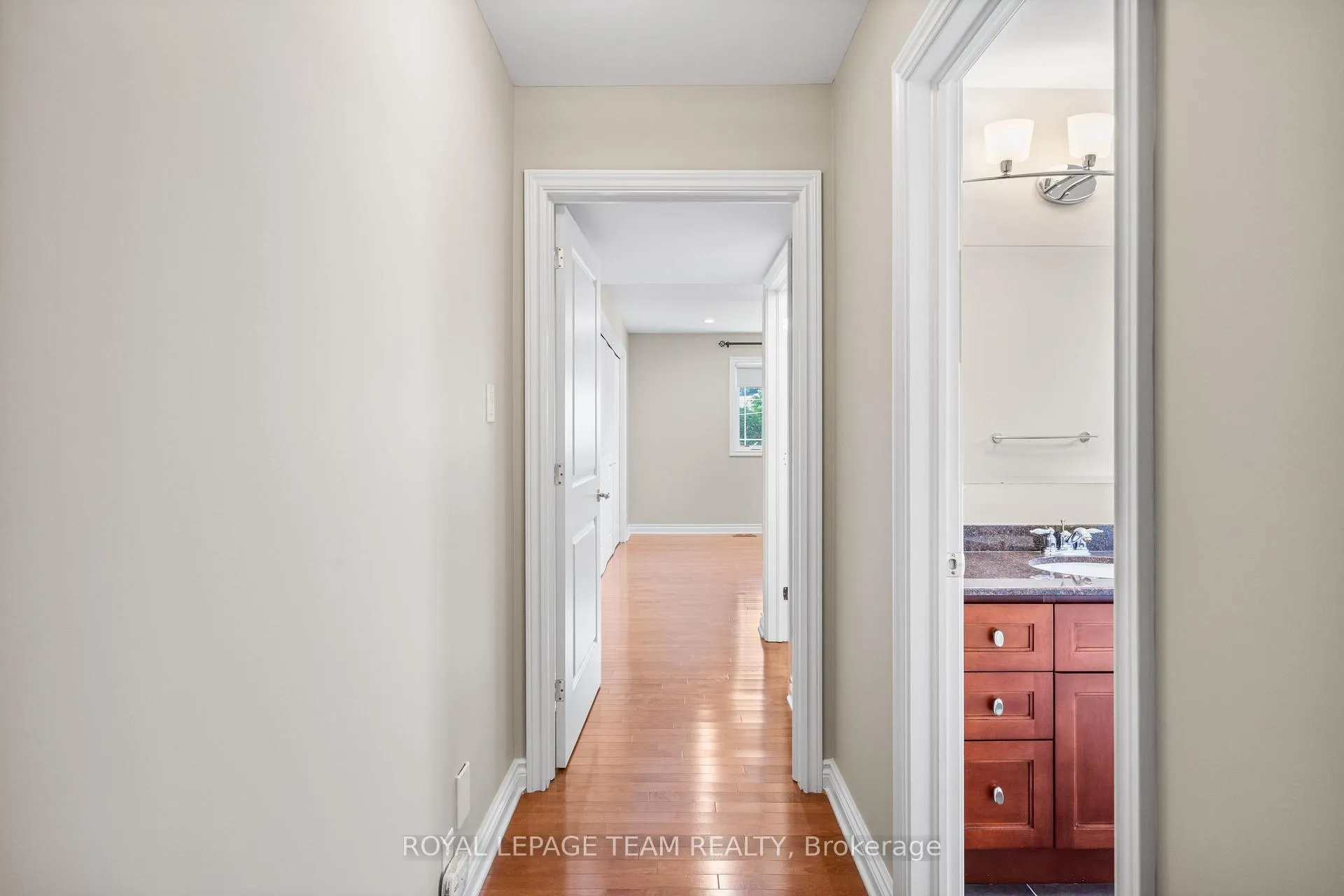 Photo 25 of 3 Millbrook Crescent, Ottawa, City View/Skyline/Fisher Heights/Parkwood Hills — HOMEH