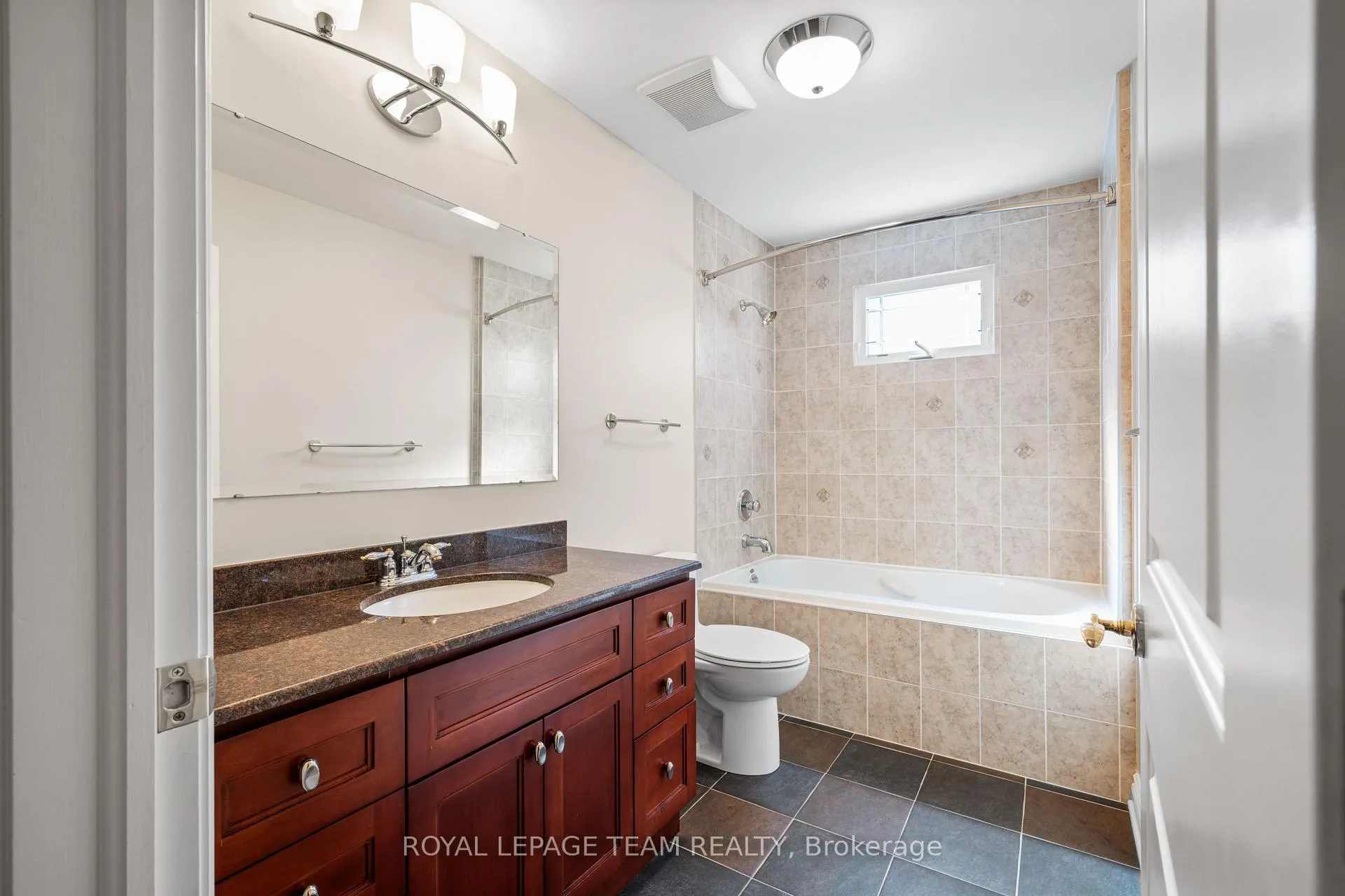 Photo 26 of 3 Millbrook Crescent, Ottawa, City View/Skyline/Fisher Heights/Parkwood Hills — HOMEH