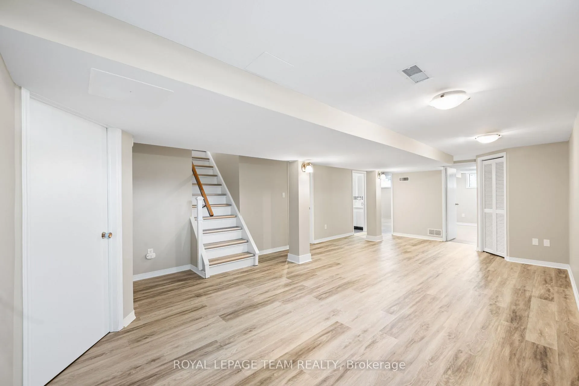 Photo 31 of 3 Millbrook Crescent, Ottawa, City View/Skyline/Fisher Heights/Parkwood Hills — HOMEH