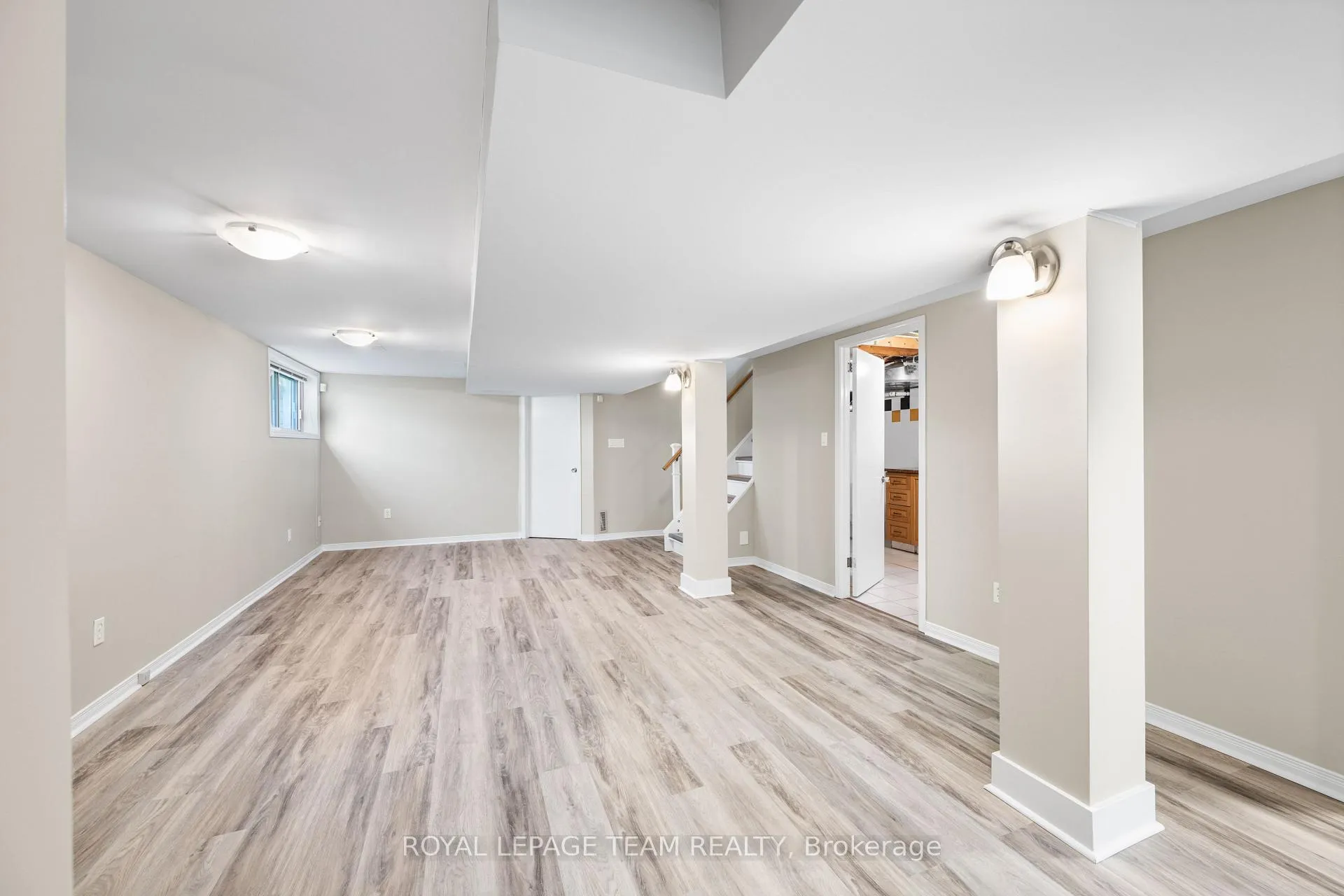 Photo 32 of 3 Millbrook Crescent, Ottawa, City View/Skyline/Fisher Heights/Parkwood Hills — HOMEH