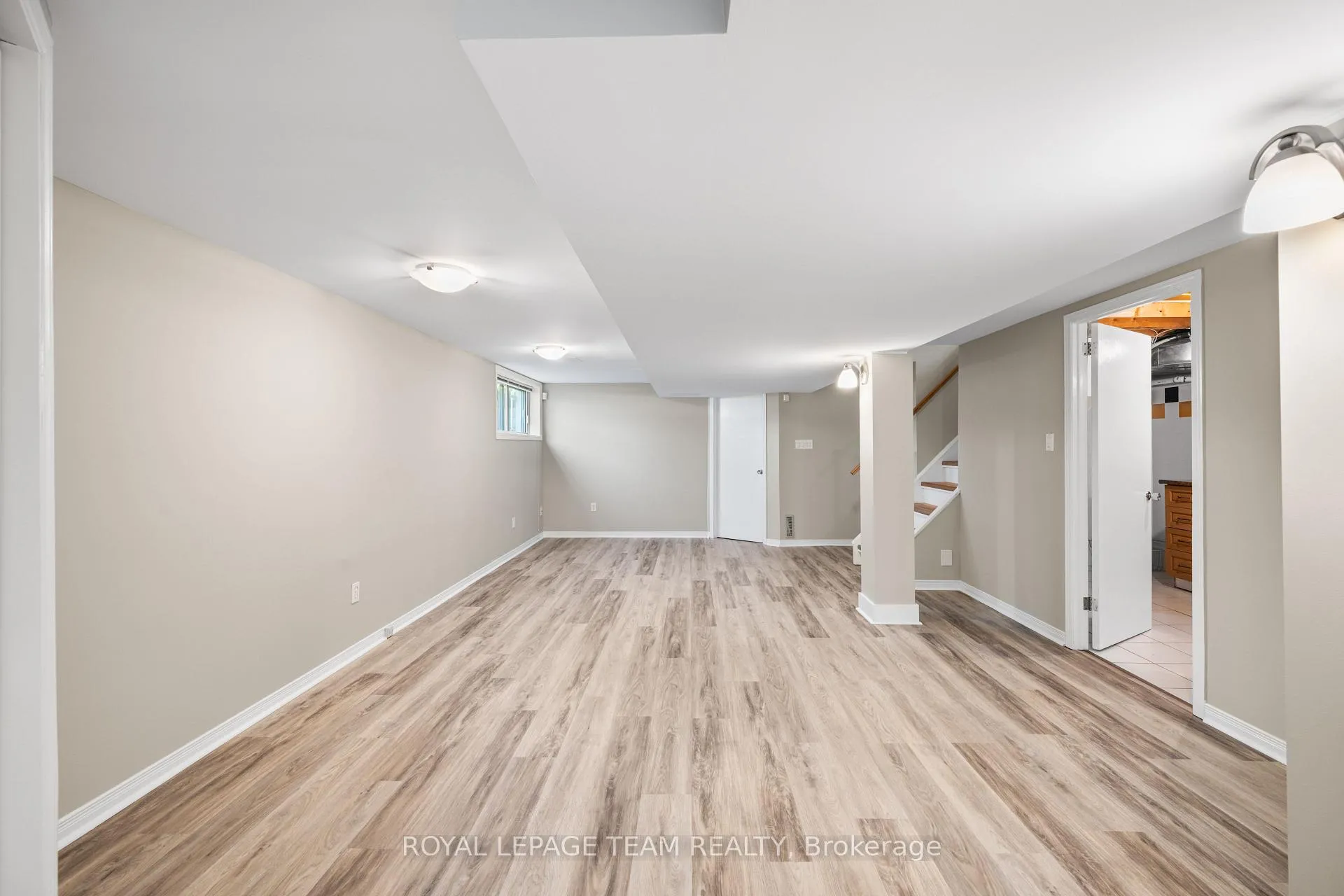 Photo 36 of 3 Millbrook Crescent, Ottawa, City View/Skyline/Fisher Heights/Parkwood Hills — HOMEH