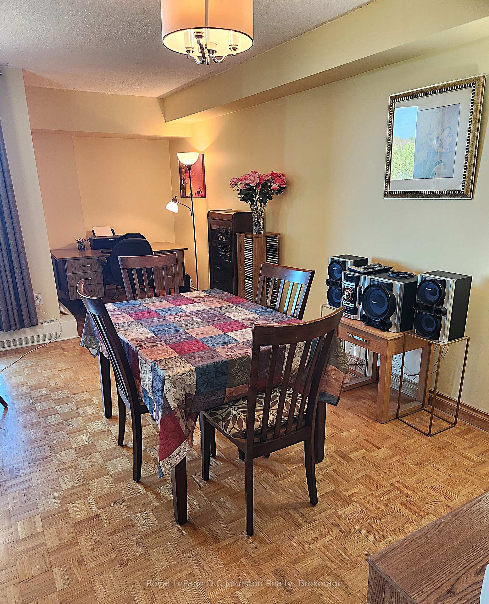 Photo 5 of Unit 806, 225 Harvard Place, Waterloo — HOMEH