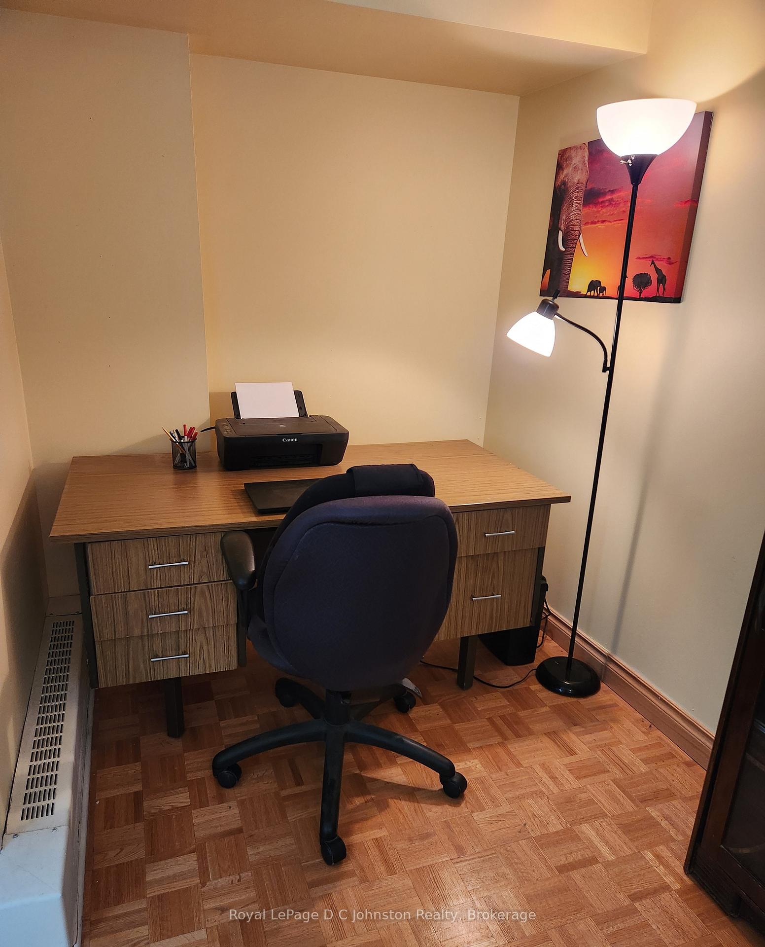 Photo 11 of Unit 806, 225 Harvard Place, Waterloo — HOMEH