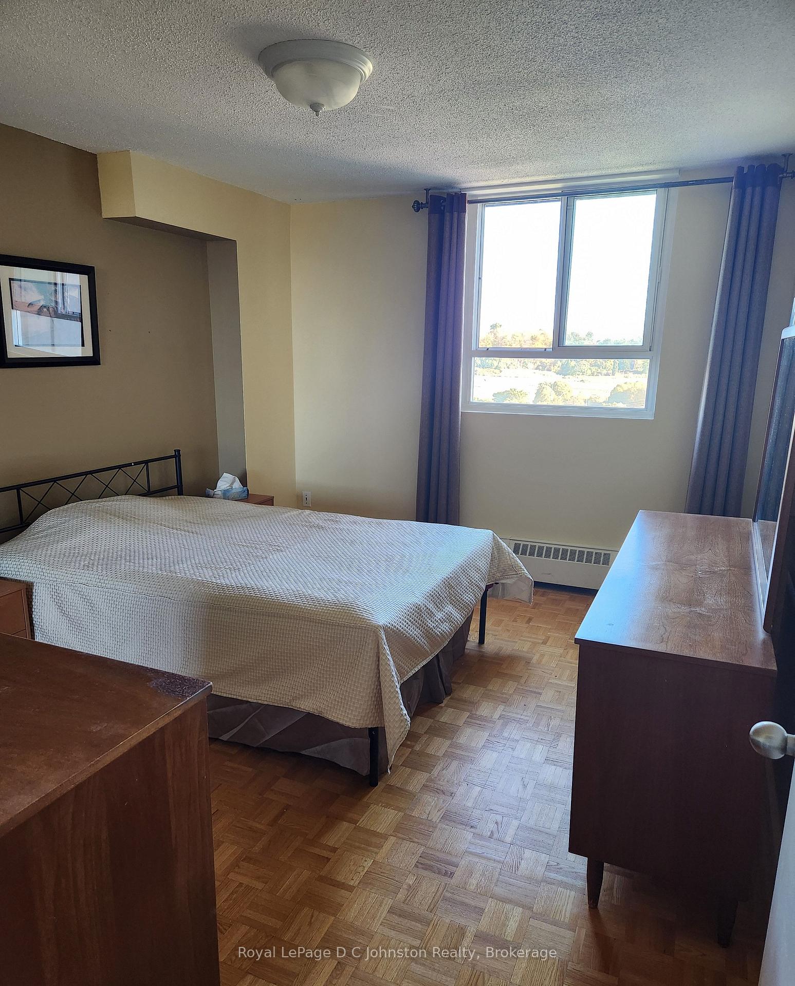 Photo 12 of Unit 806, 225 Harvard Place, Waterloo — HOMEH