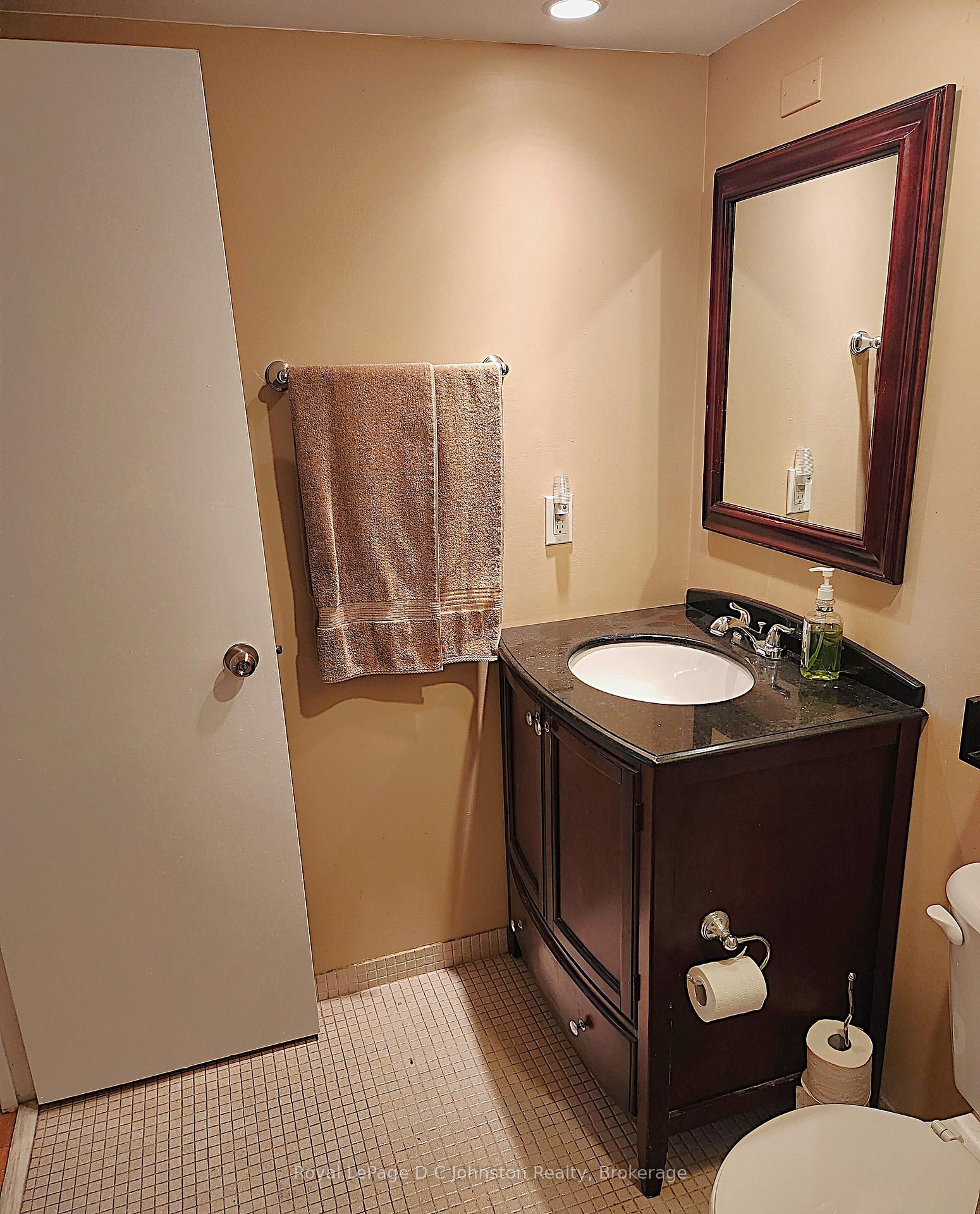 Photo 16 of Unit 806, 225 Harvard Place, Waterloo — HOMEH
