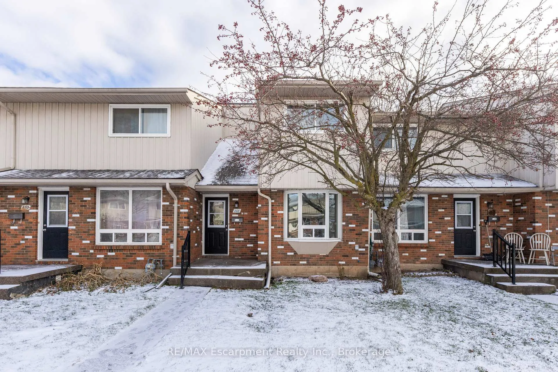 Front of Unit 288, 100 Brownleigh Avenue