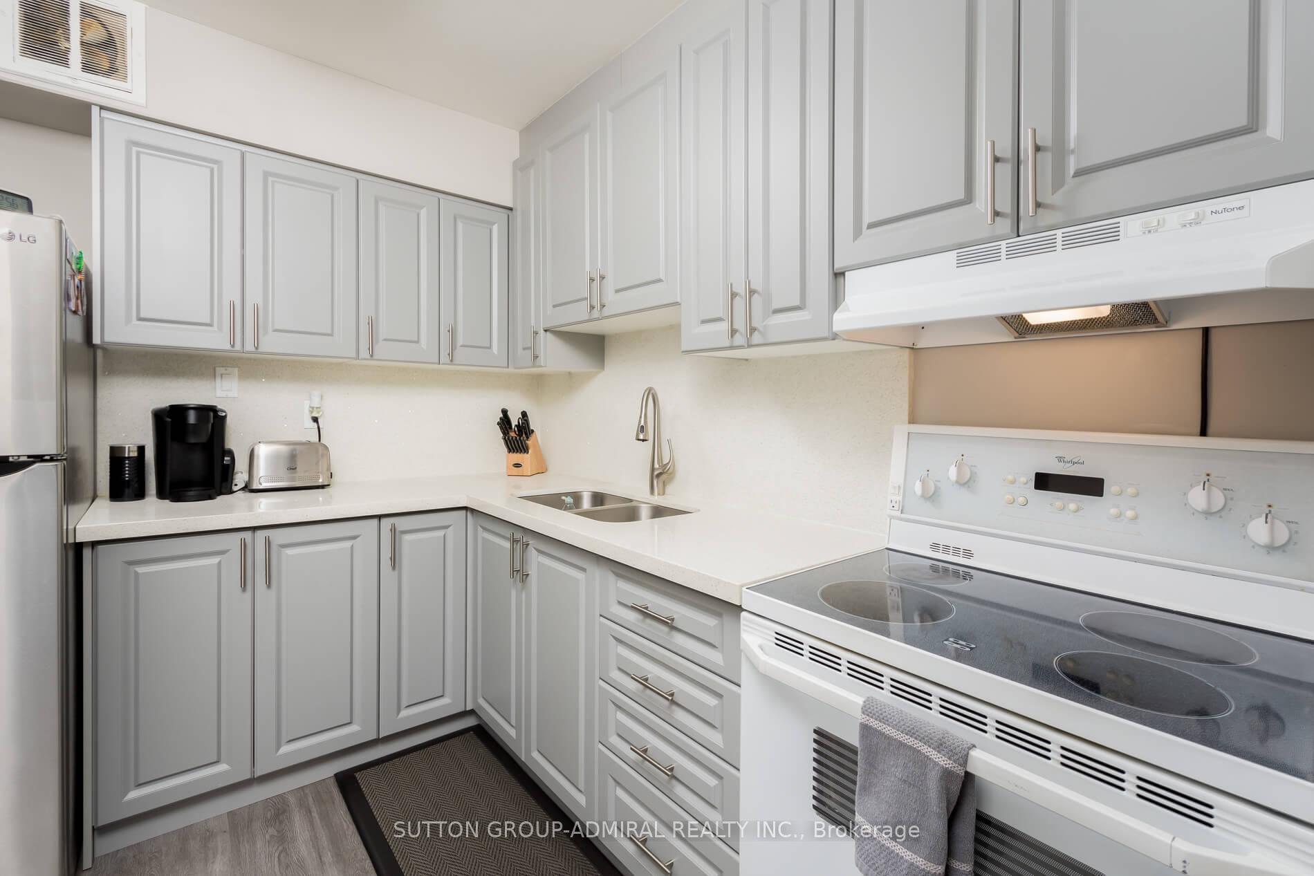 Photo 8 of Unit 1908, 330 Dixon Road, Etobicoke, Kingsview Village-The Westway — HOMEH