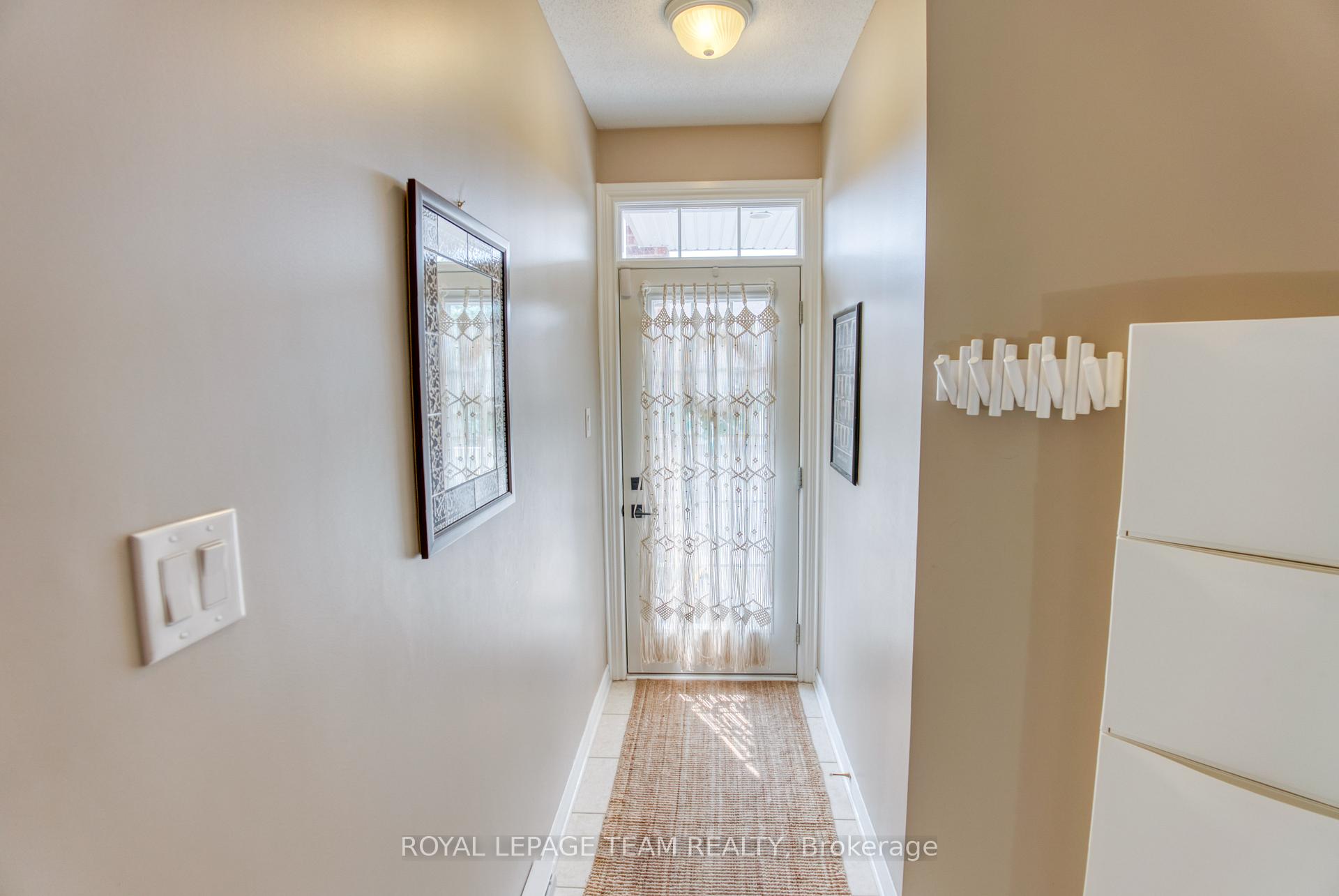 Photo 4 of 159 Eye Bright Crescent, Ottawa, Riverside South/Gloucester Glen — HOMEH