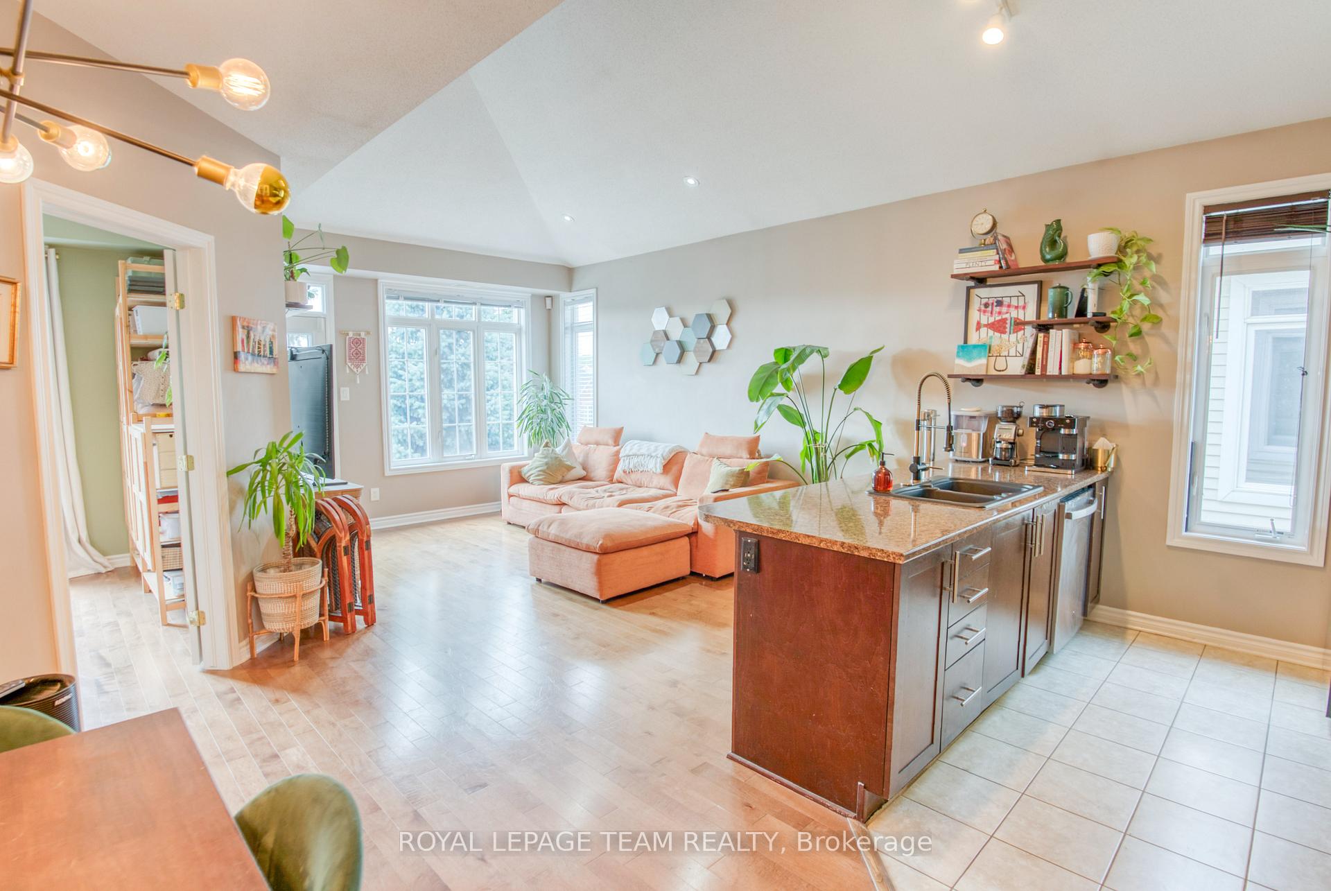 Photo 5 of 159 Eye Bright Crescent, Ottawa, Riverside South/Gloucester Glen — HOMEH