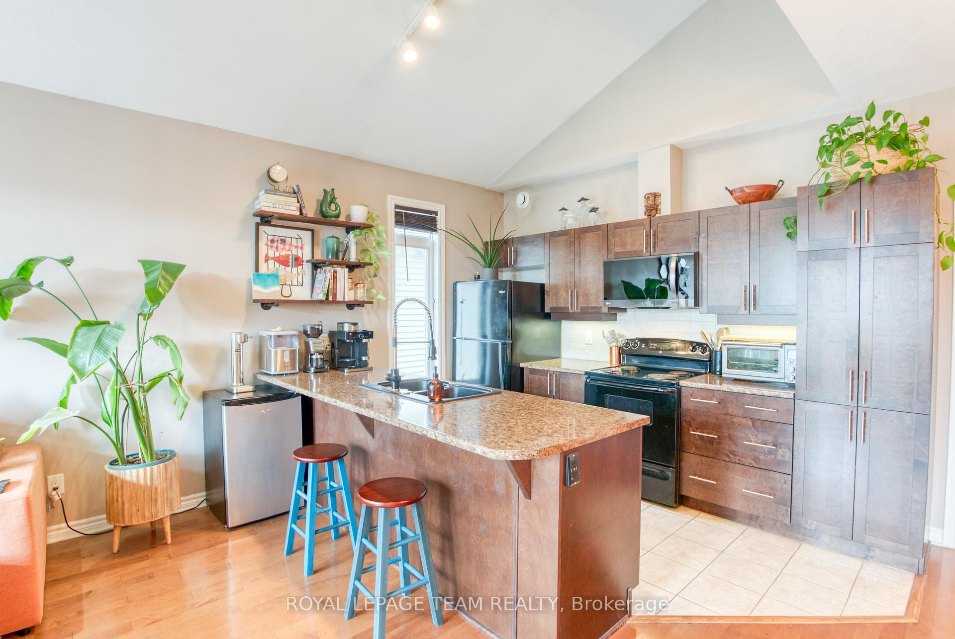 Photo 6 of 159 Eye Bright Crescent, Ottawa, Riverside South/Gloucester Glen — HOMEH