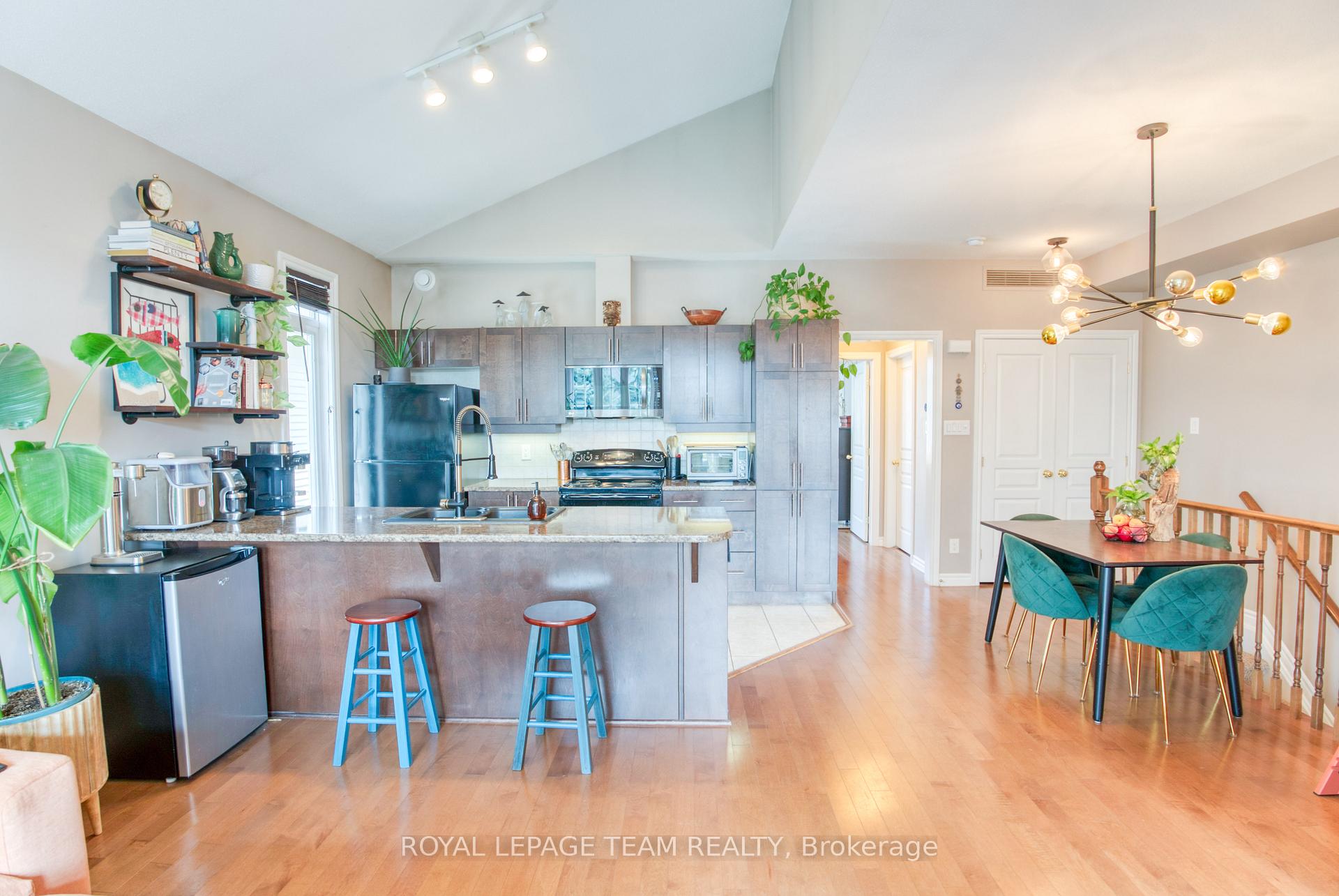 Photo 7 of 159 Eye Bright Crescent, Ottawa, Riverside South/Gloucester Glen — HOMEH