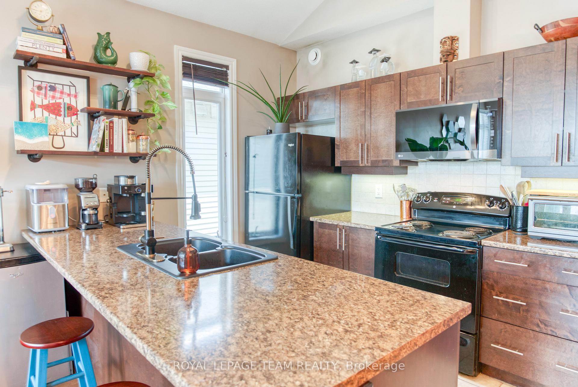 Photo 10 of 159 Eye Bright Crescent, Ottawa, Riverside South/Gloucester Glen — HOMEH