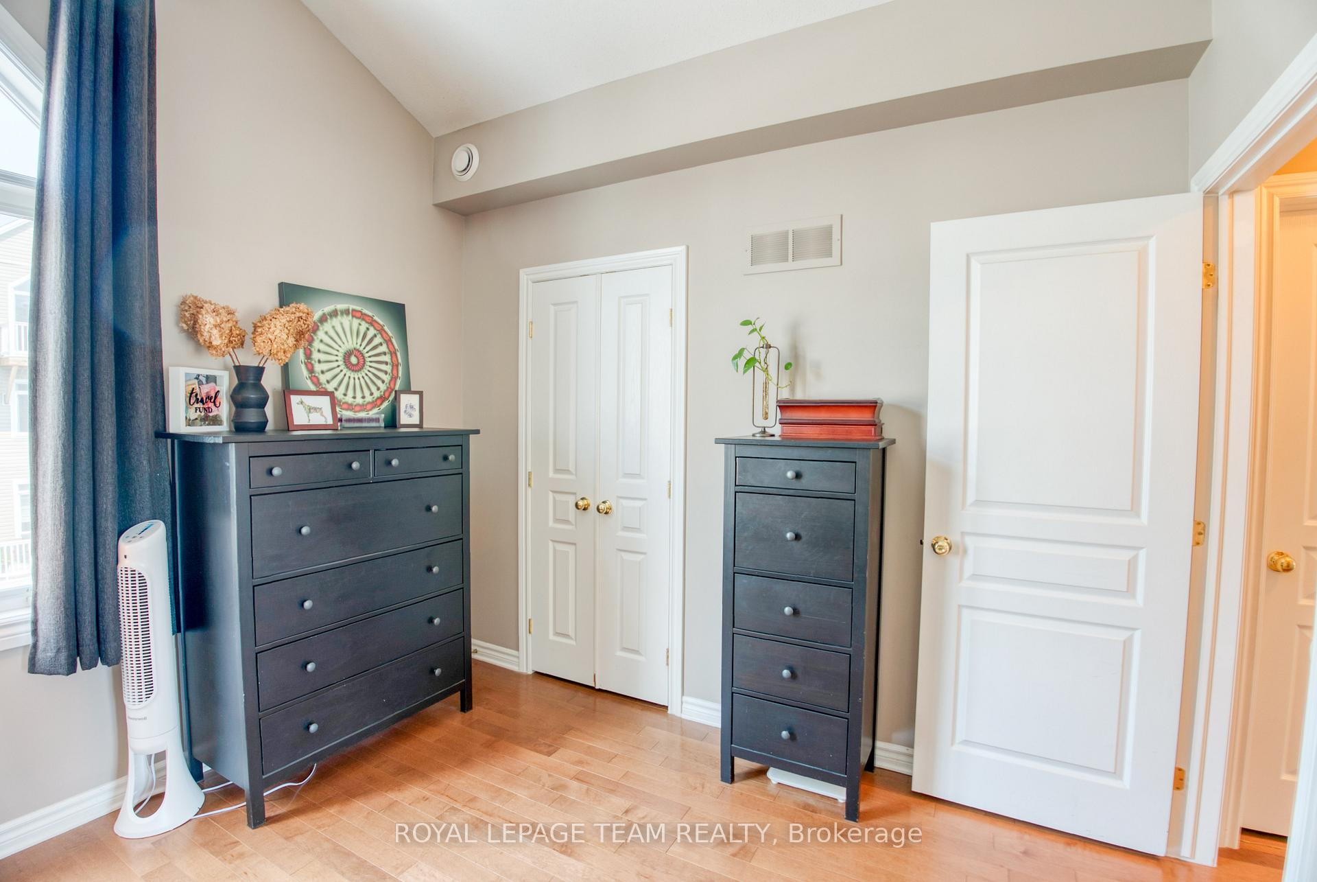 Photo 19 of 159 Eye Bright Crescent, Ottawa, Riverside South/Gloucester Glen — HOMEH