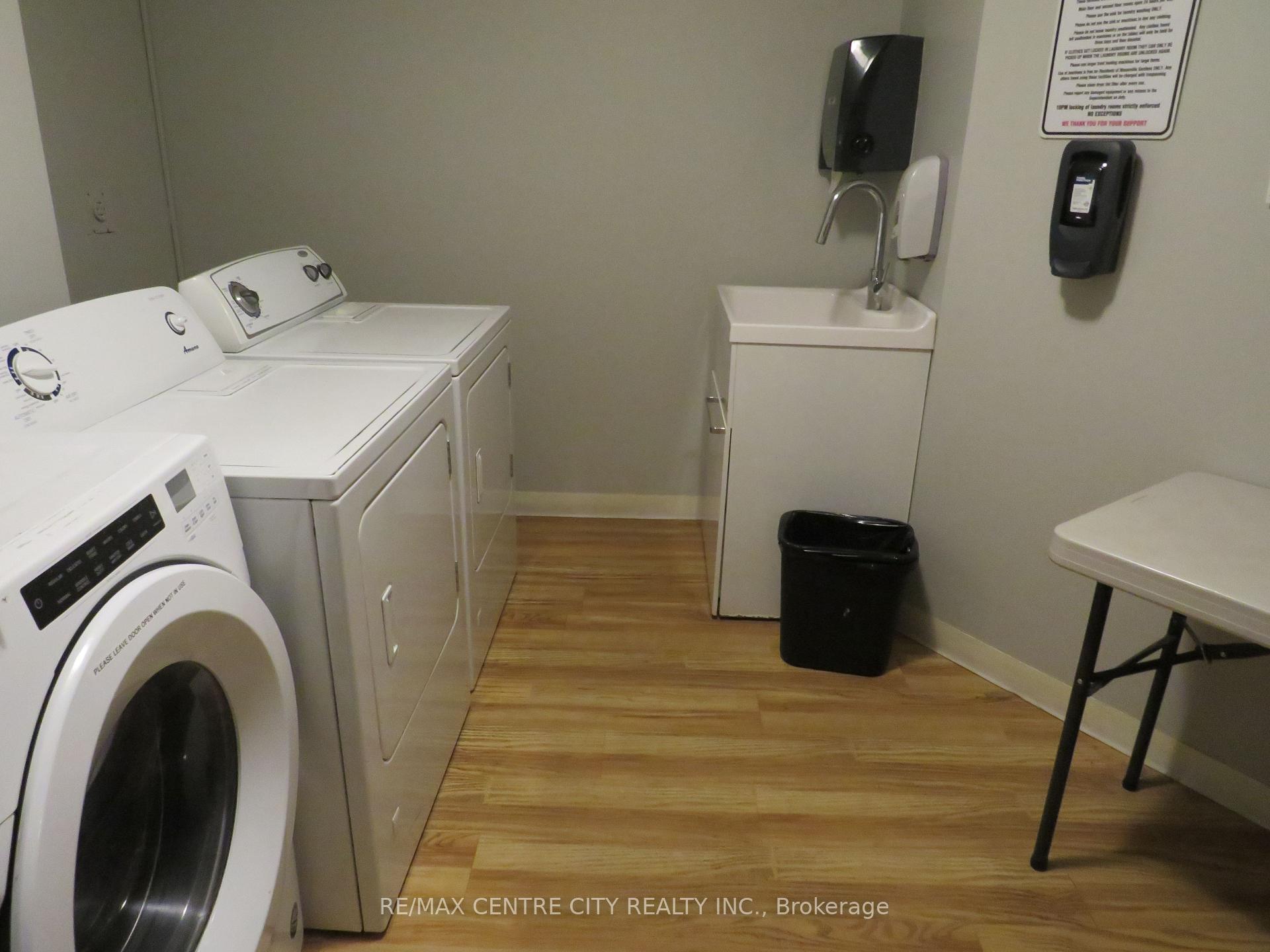 Photo 17 of Unit 402, 15 Jacksway Crescent, London, North G — HOMEH