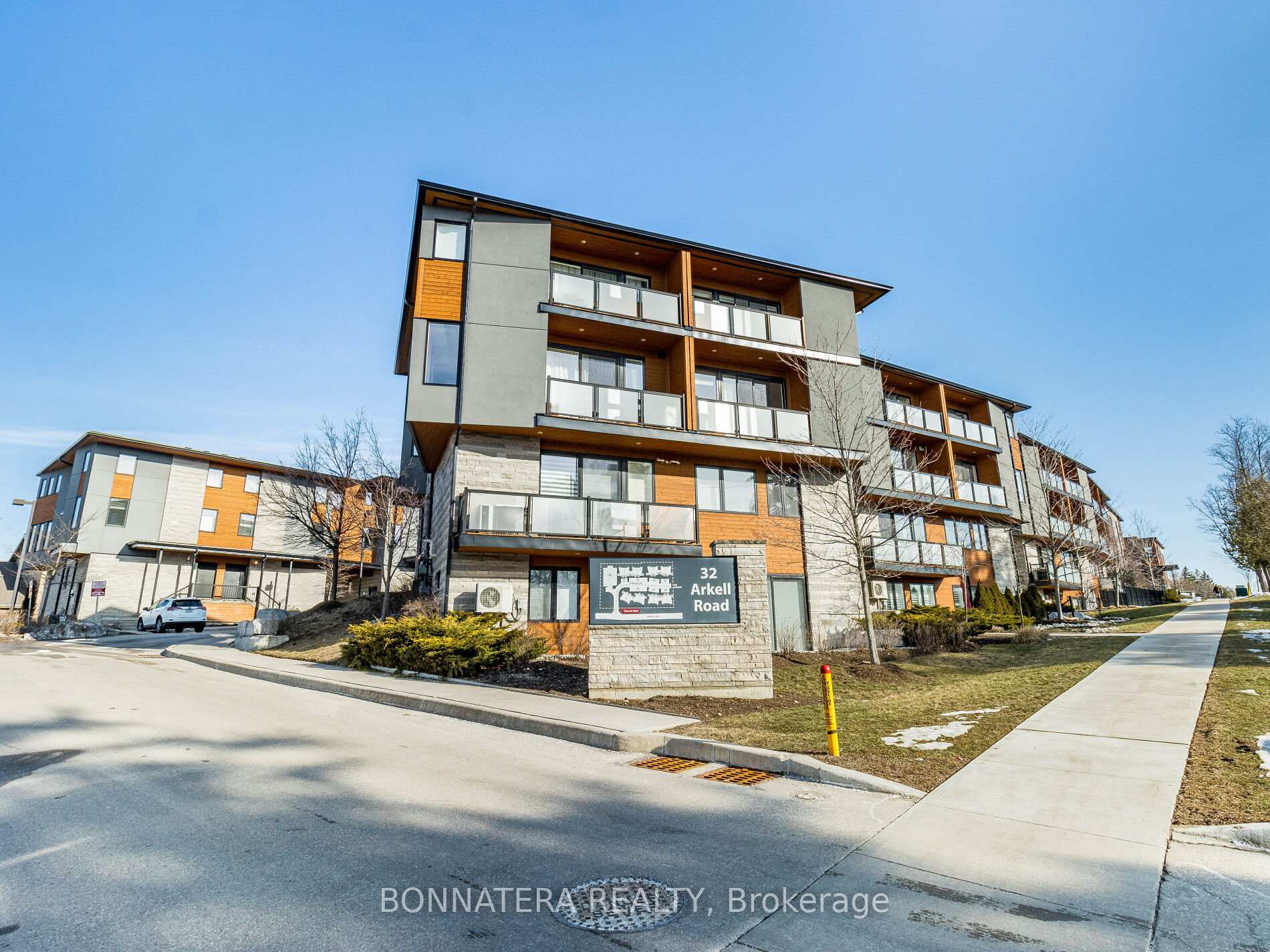 Front of Unit 7, 32 Arkell Road