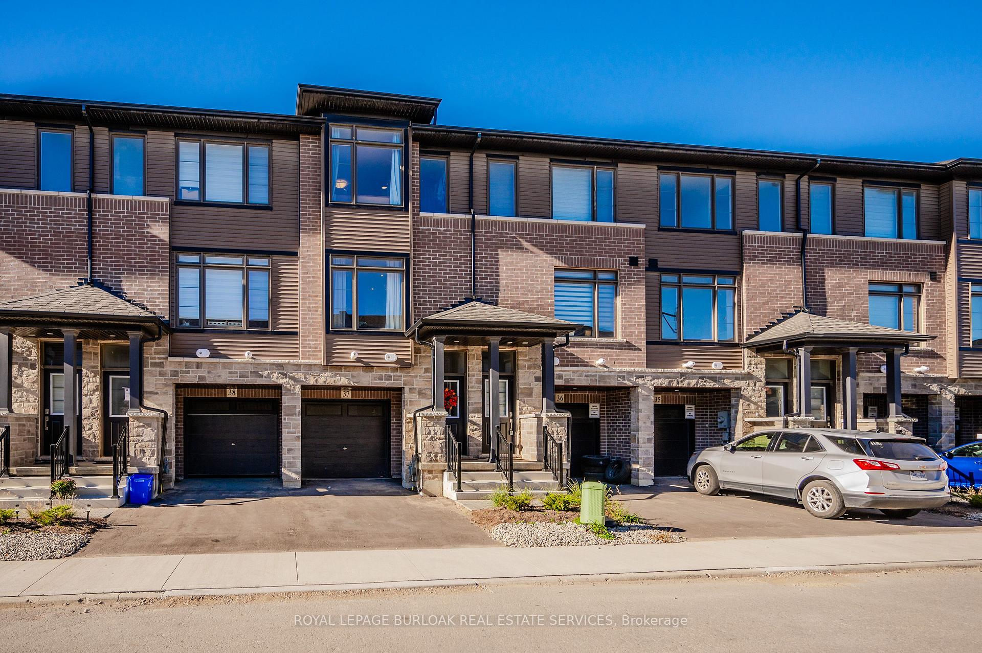 Photo 1 of Unit 37, 120 Court Drive, Brant, Paris — HOMEH