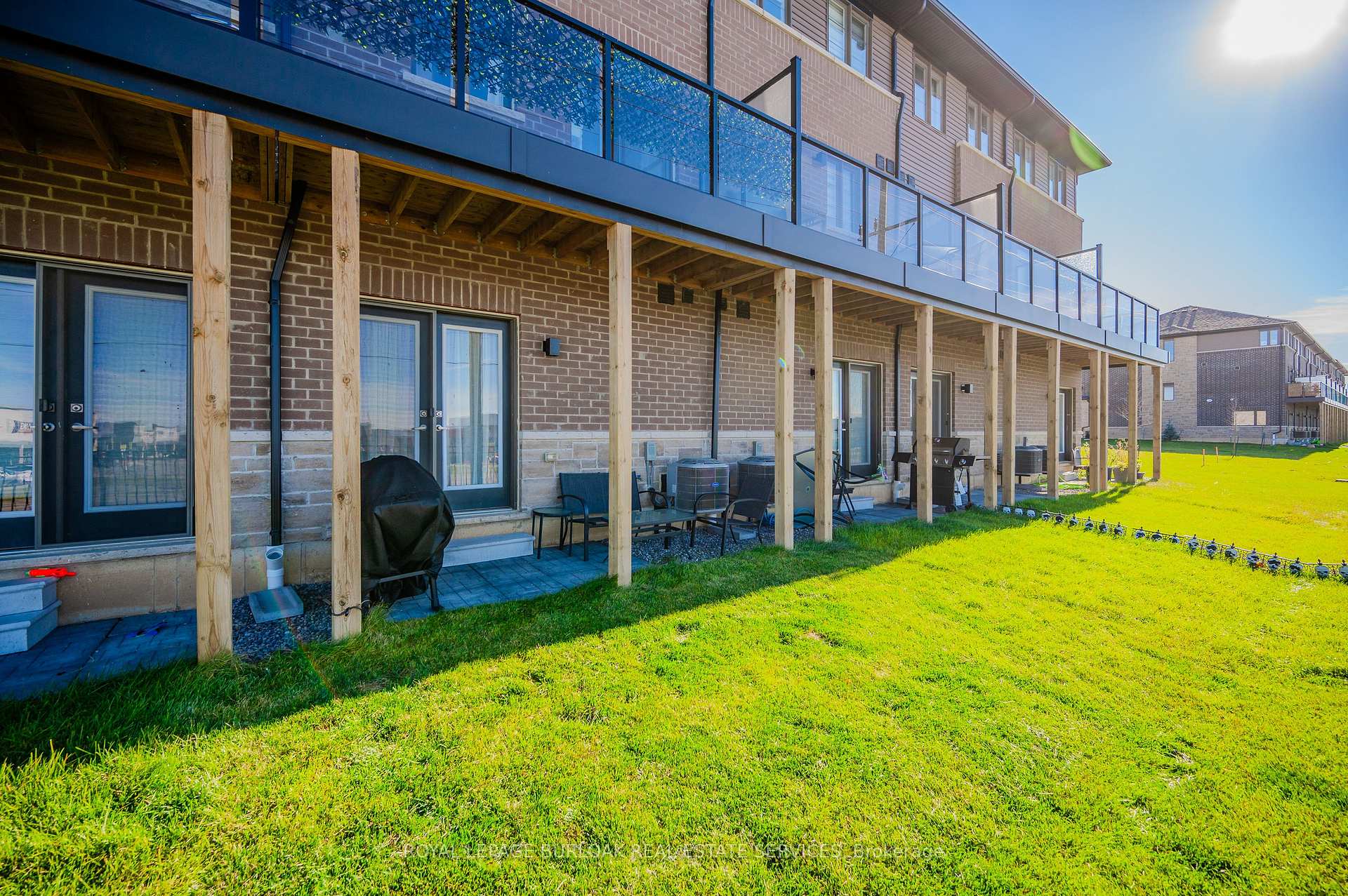 Photo 5 of Unit 37, 120 Court Drive, Brant, Paris — HOMEH