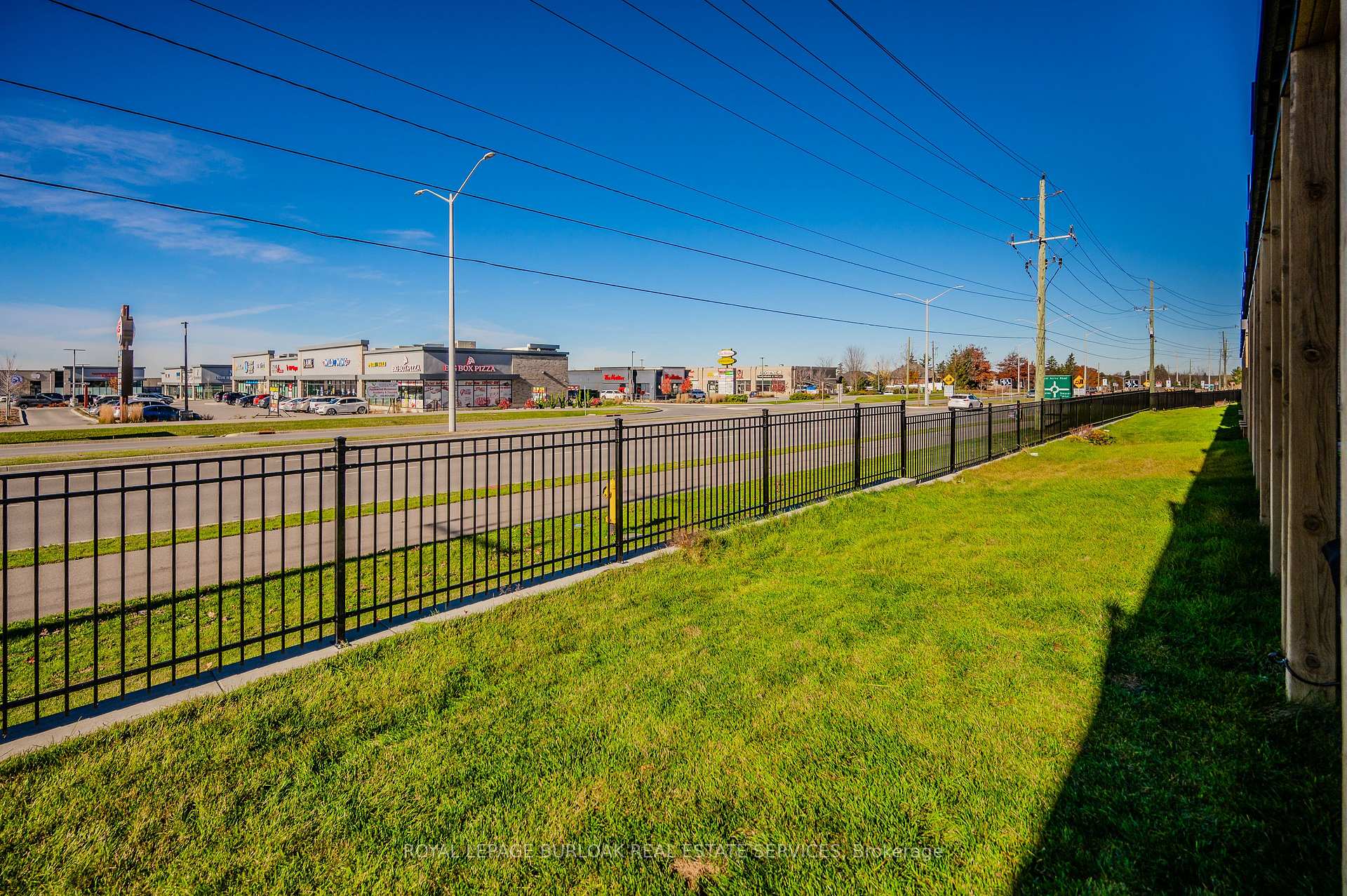 Photo 6 of Unit 37, 120 Court Drive, Brant, Paris — HOMEH
