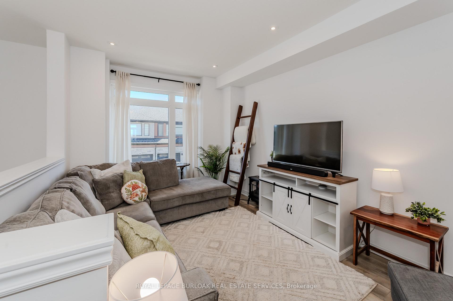Photo 8 of Unit 37, 120 Court Drive, Brant, Paris — HOMEH