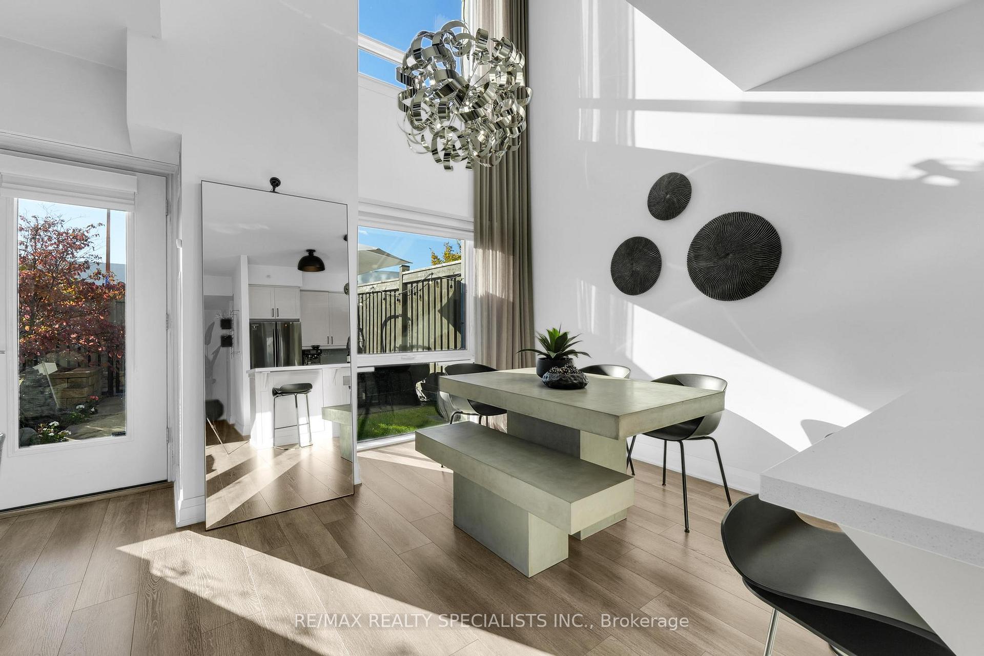Photo 1 of Unit 105, 24 Woodstream Boulevard, Vaughan, Vaughan Grove — HOMEH