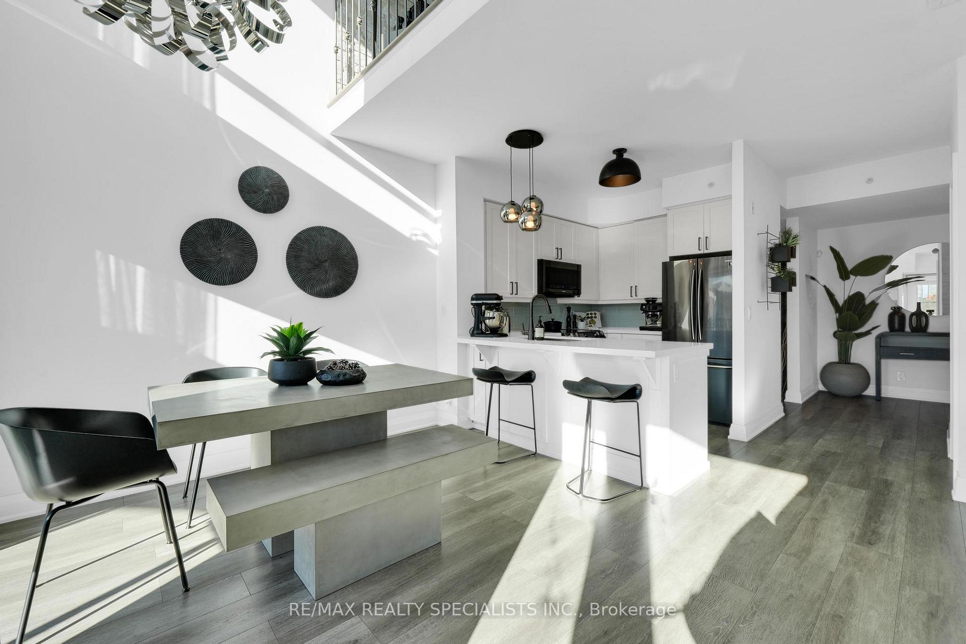 Photo 2 of Unit 105, 24 Woodstream Boulevard, Vaughan, Vaughan Grove — HOMEH