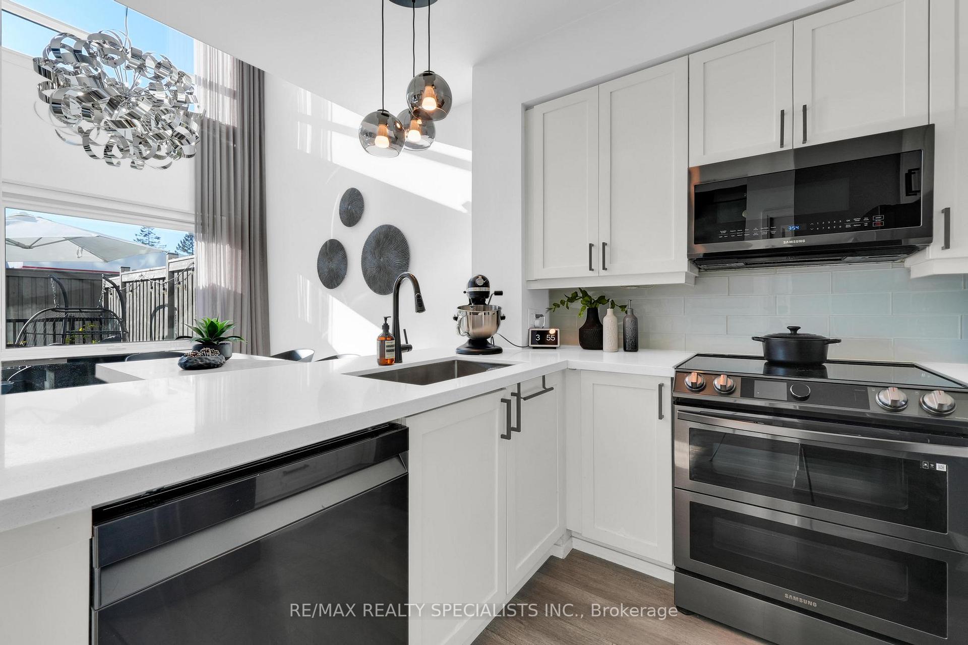 Photo 14 of Unit 105, 24 Woodstream Boulevard, Vaughan, Vaughan Grove — HOMEH