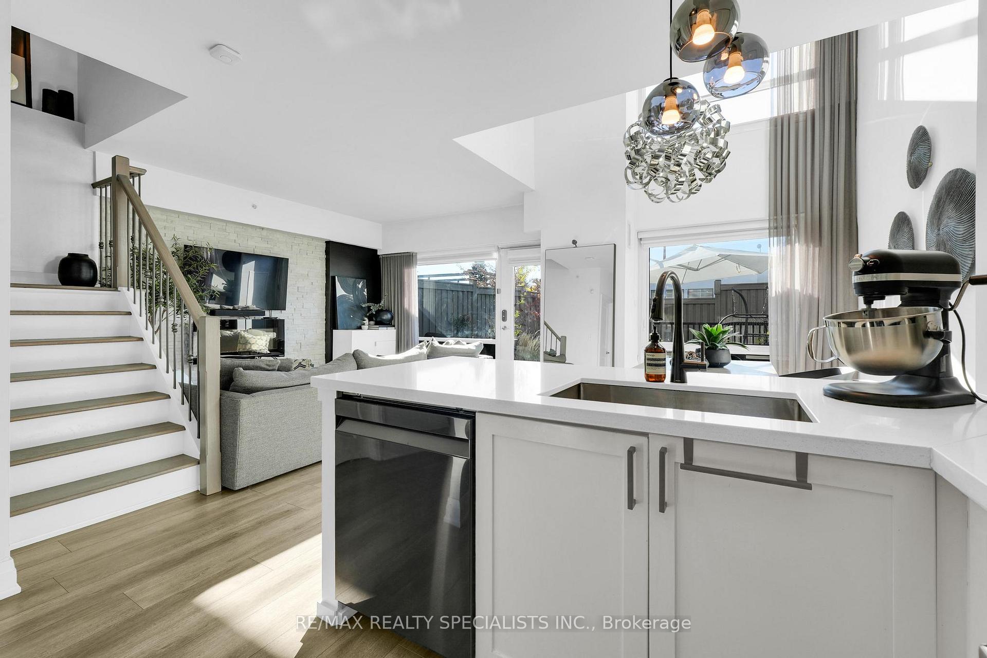 Photo 15 of Unit 105, 24 Woodstream Boulevard, Vaughan, Vaughan Grove — HOMEH