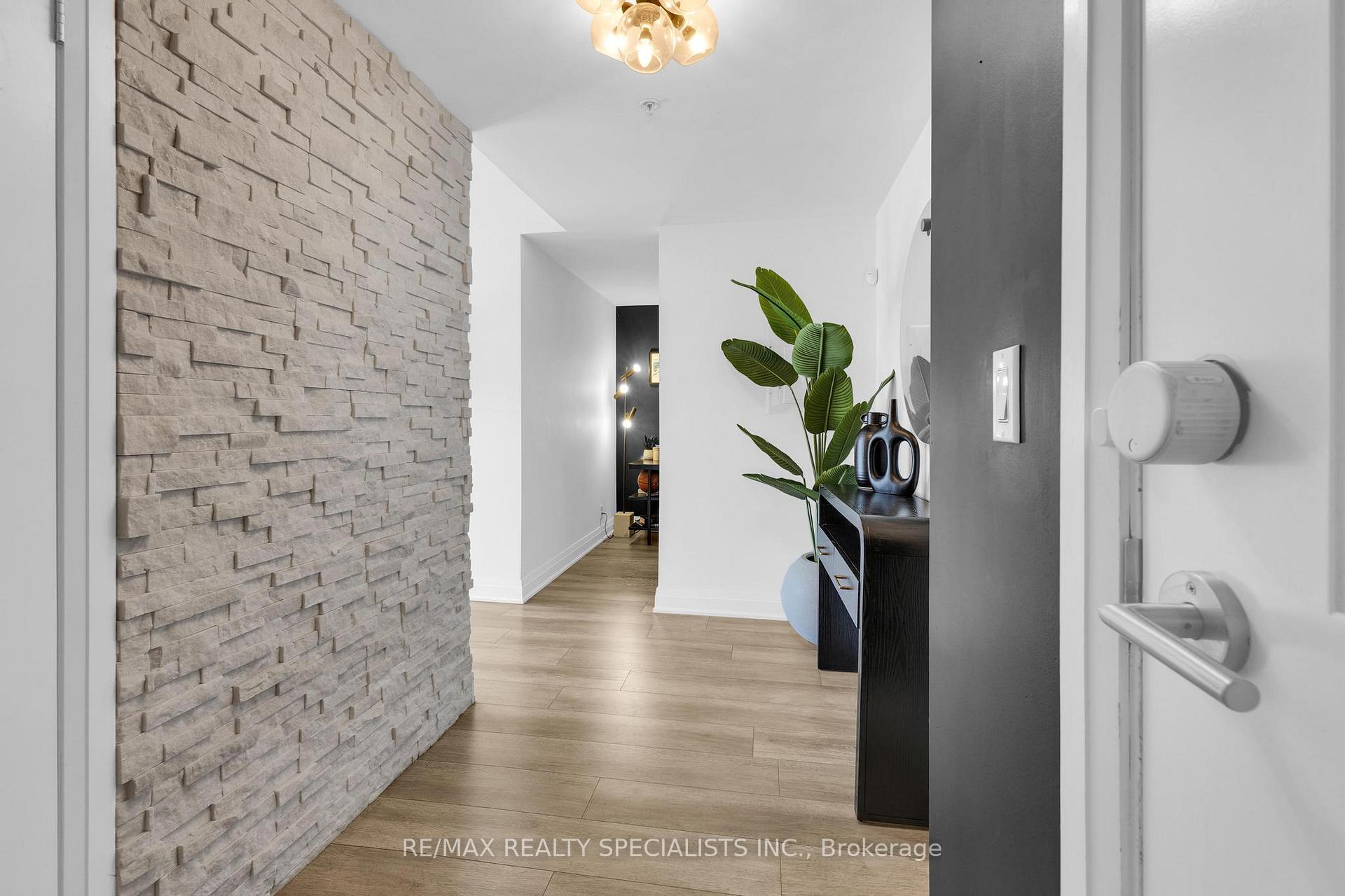 Photo 17 of Unit 105, 24 Woodstream Boulevard, Vaughan, Vaughan Grove — HOMEH