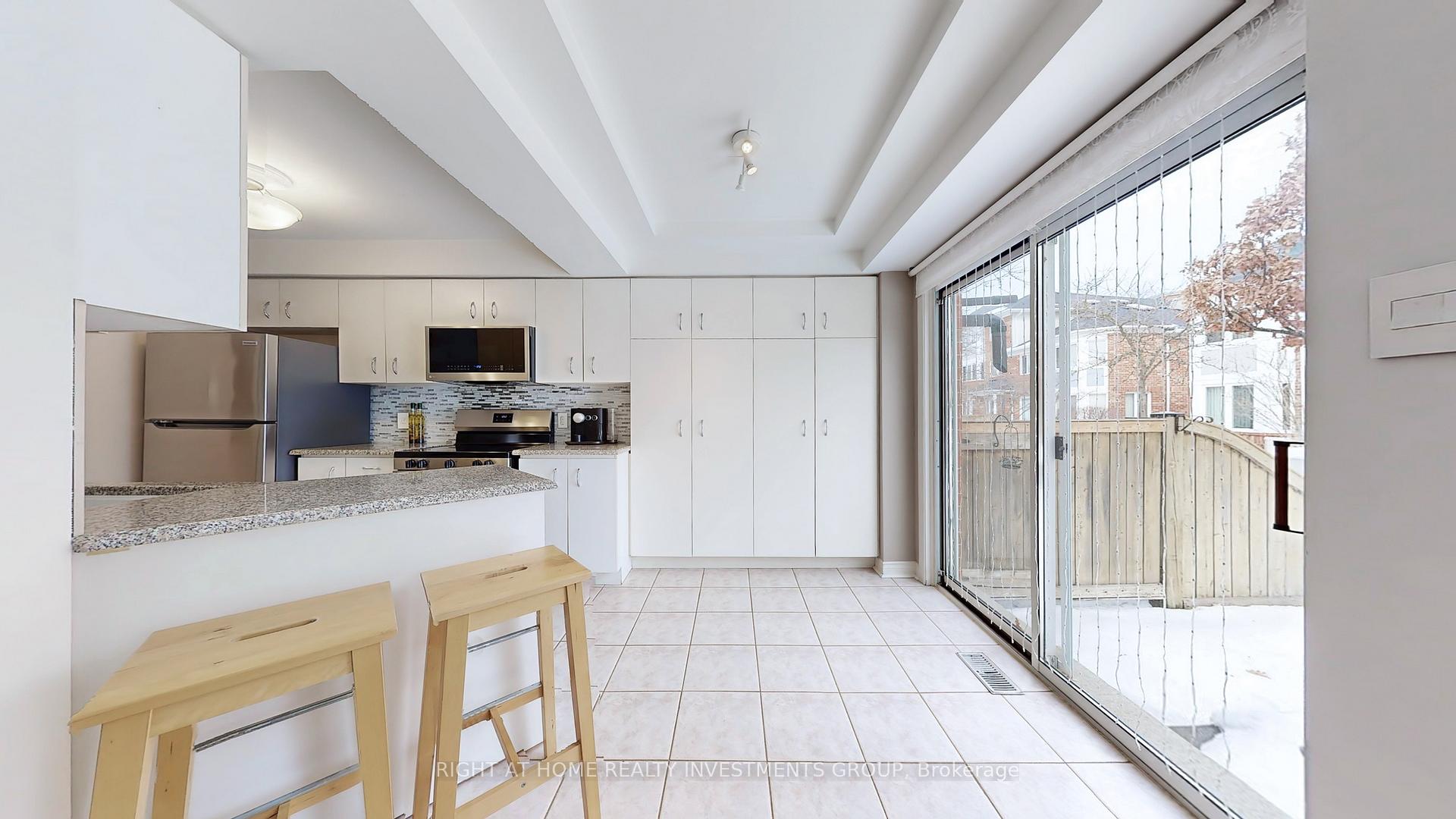 Photo 10 of Unit 157, 18 Clark Avenue W, Vaughan, Crestwood-Springfarm-Yorkhill — HOMEH