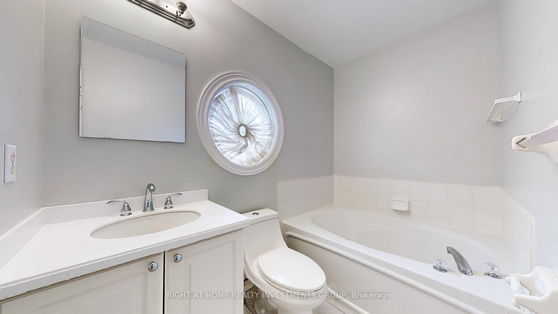 Photo 16 of Unit 157, 18 Clark Avenue W, Vaughan, Crestwood-Springfarm-Yorkhill — HOMEH