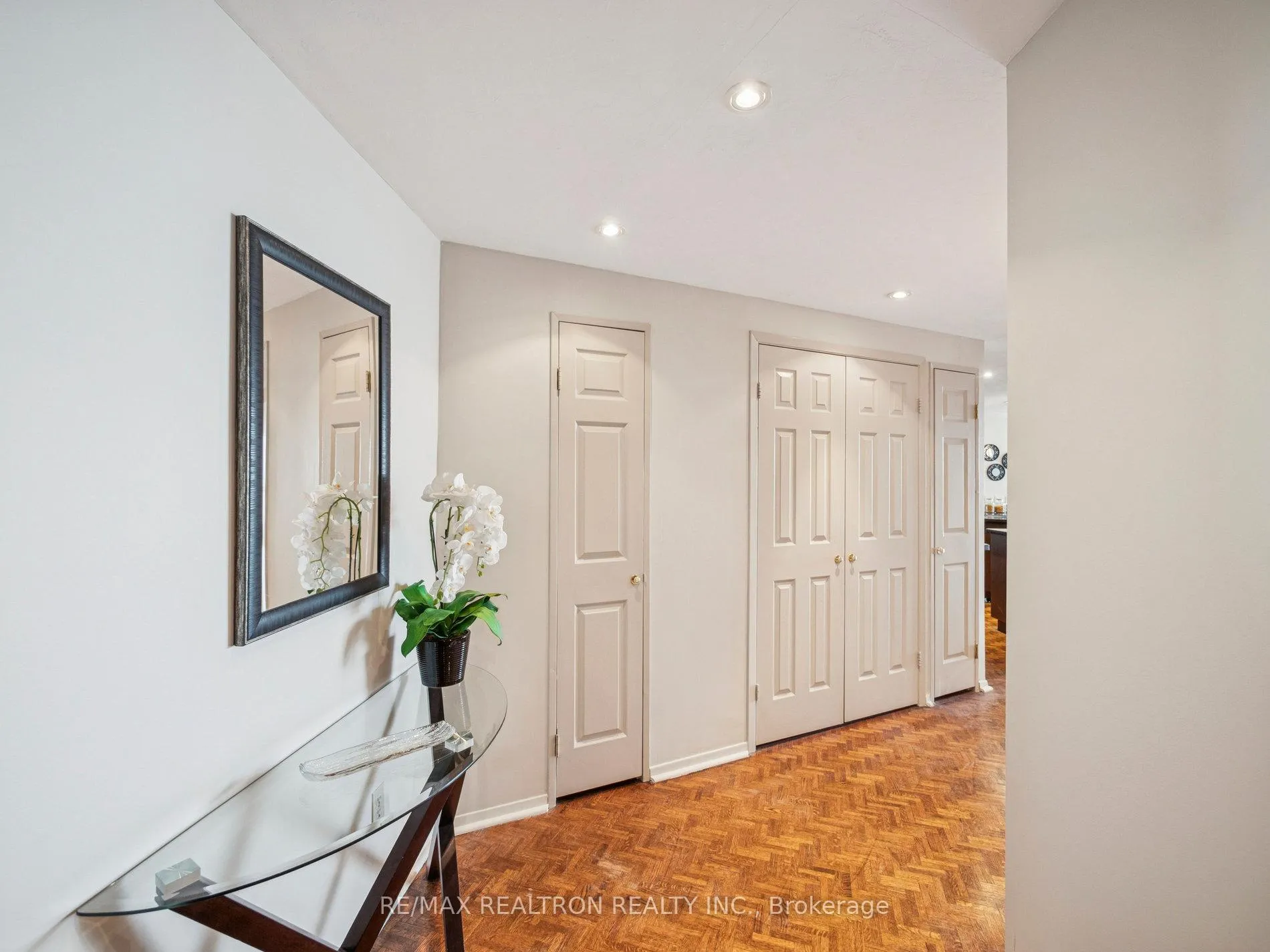 Photo 3 of Unit 710, 2000 Islington Avenue, Etobicoke, Kingsview Village-The Westway — HOMEH