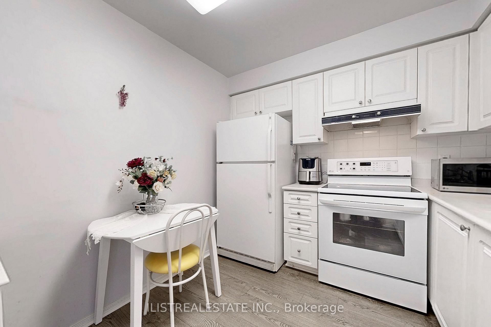 Photo 15 of Unit 1216, 1000 The Esplanade N, Pickering, Town Centre — HOMEH