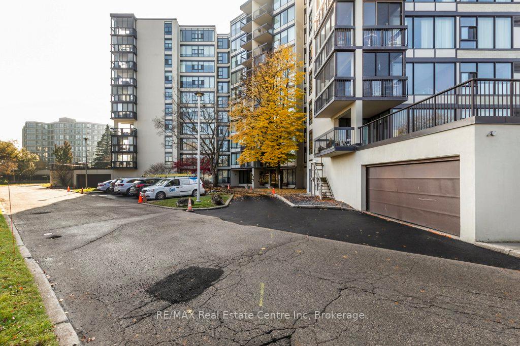 Photo 2 of Unit 101, 23 Woodlawn Road E, Guelph, Riverside Park — HOMEH