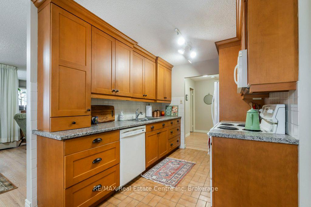 Photo 16 of Unit 101, 23 Woodlawn Road E, Guelph, Riverside Park — HOMEH