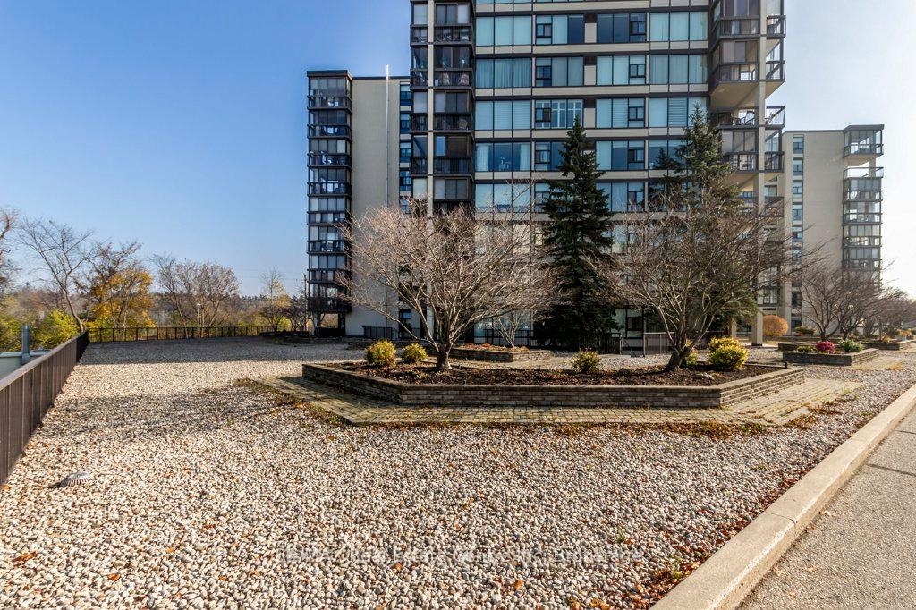 Photo 33 of Unit 101, 23 Woodlawn Road E, Guelph, Riverside Park — HOMEH
