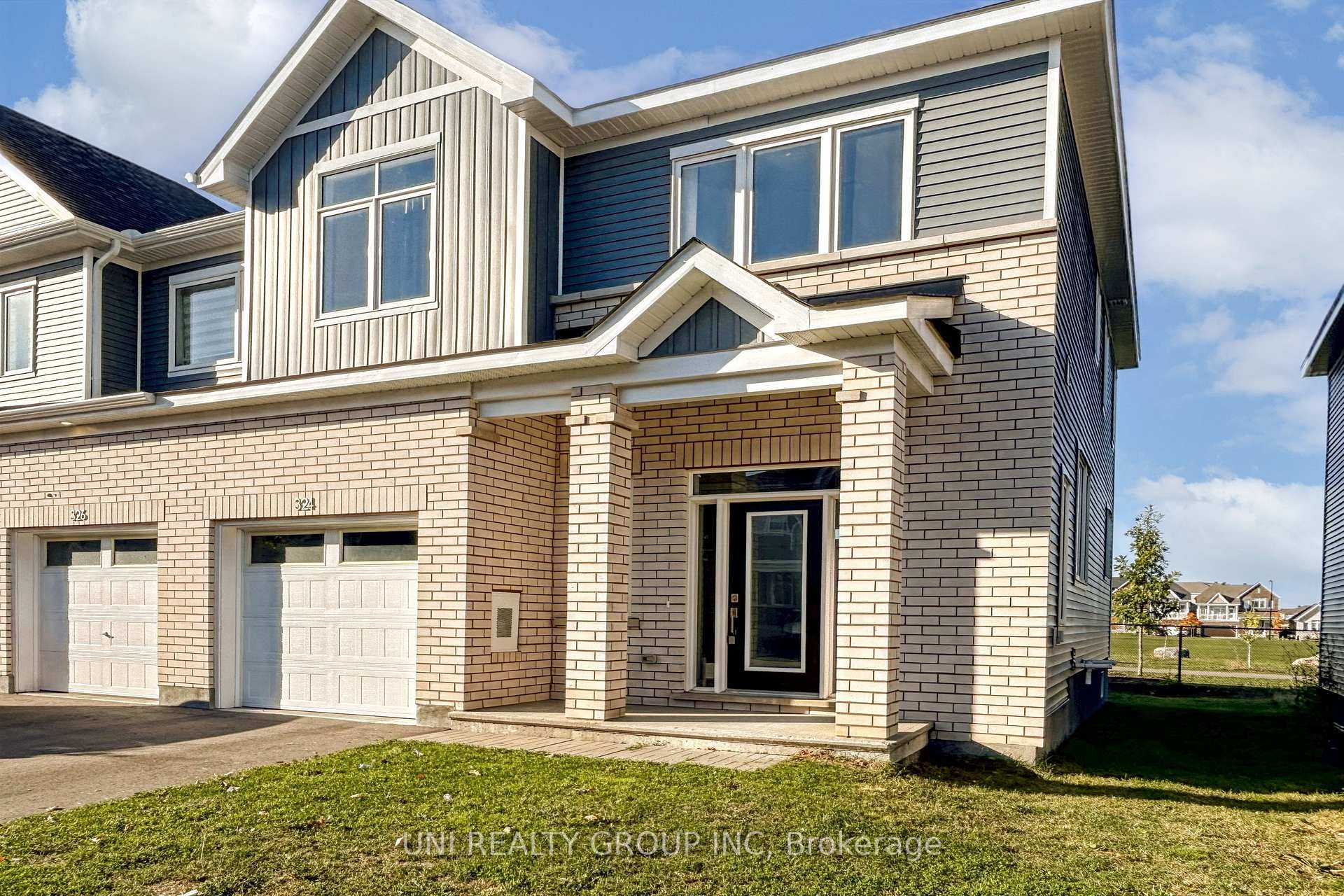 Photo 2 of 324 Canadensis Lane, Ottawa, Barrhaven - Half Moon Bay — HOMEH