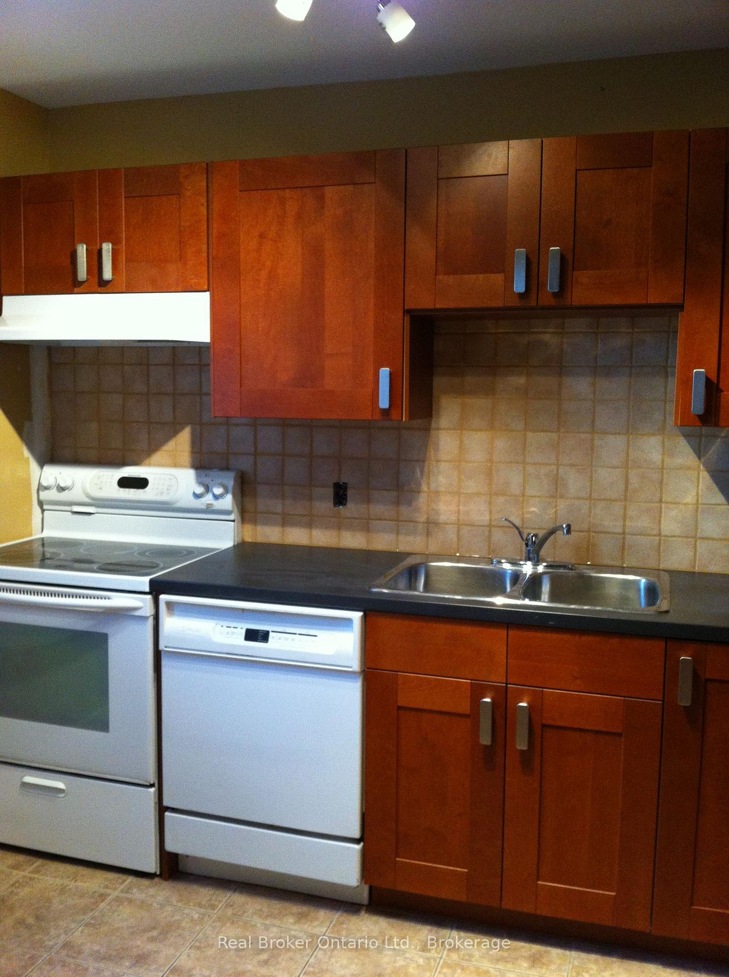 Front of Unit 75, 23 Queenslea Drive